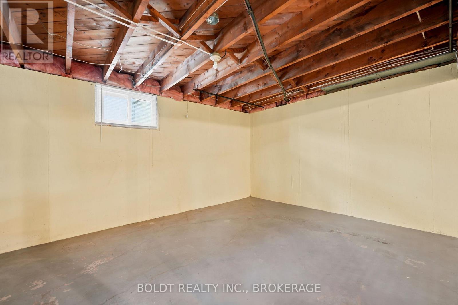 9 WOODGATE AVENUE - 24