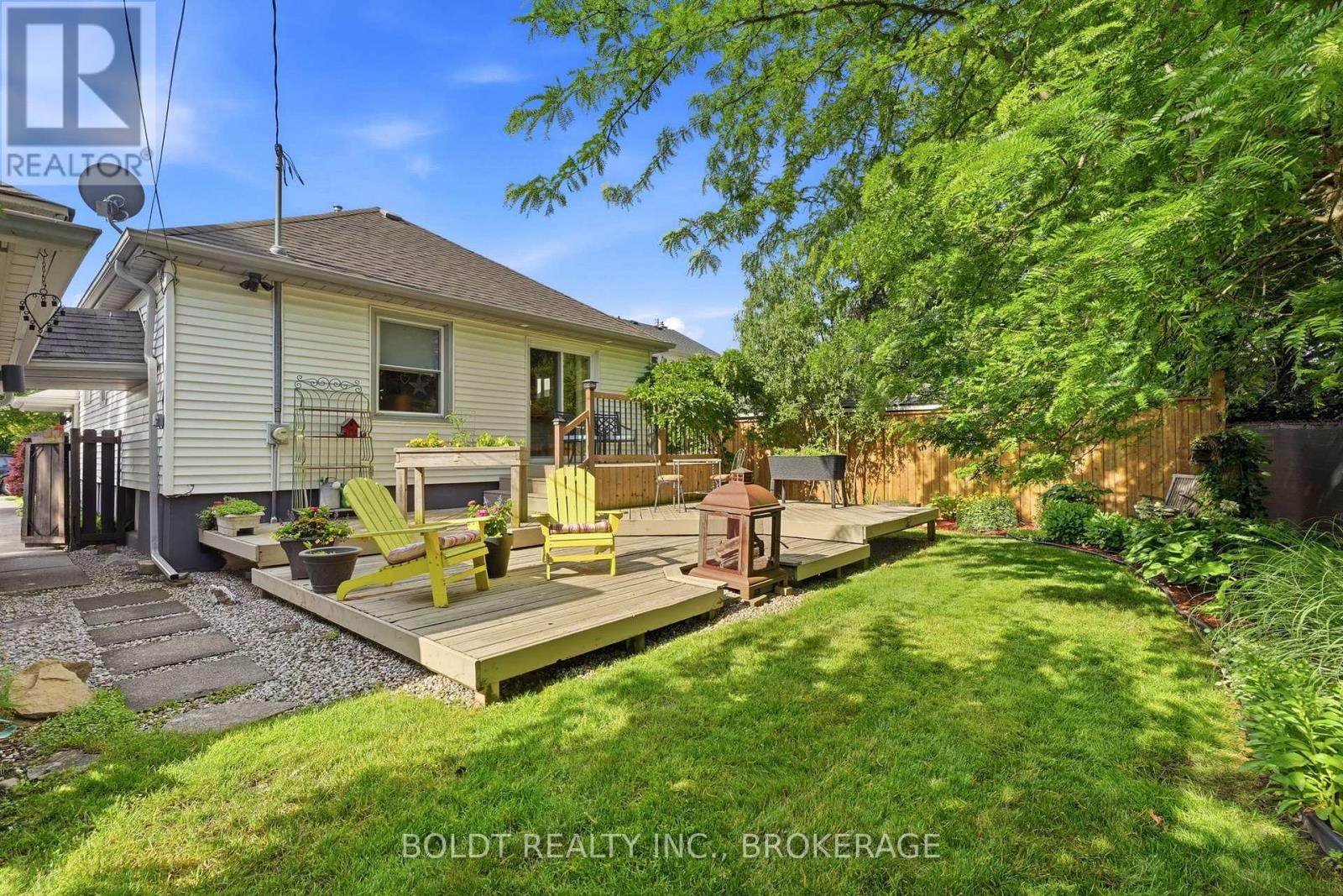 9 WOODGATE AVENUE - 26