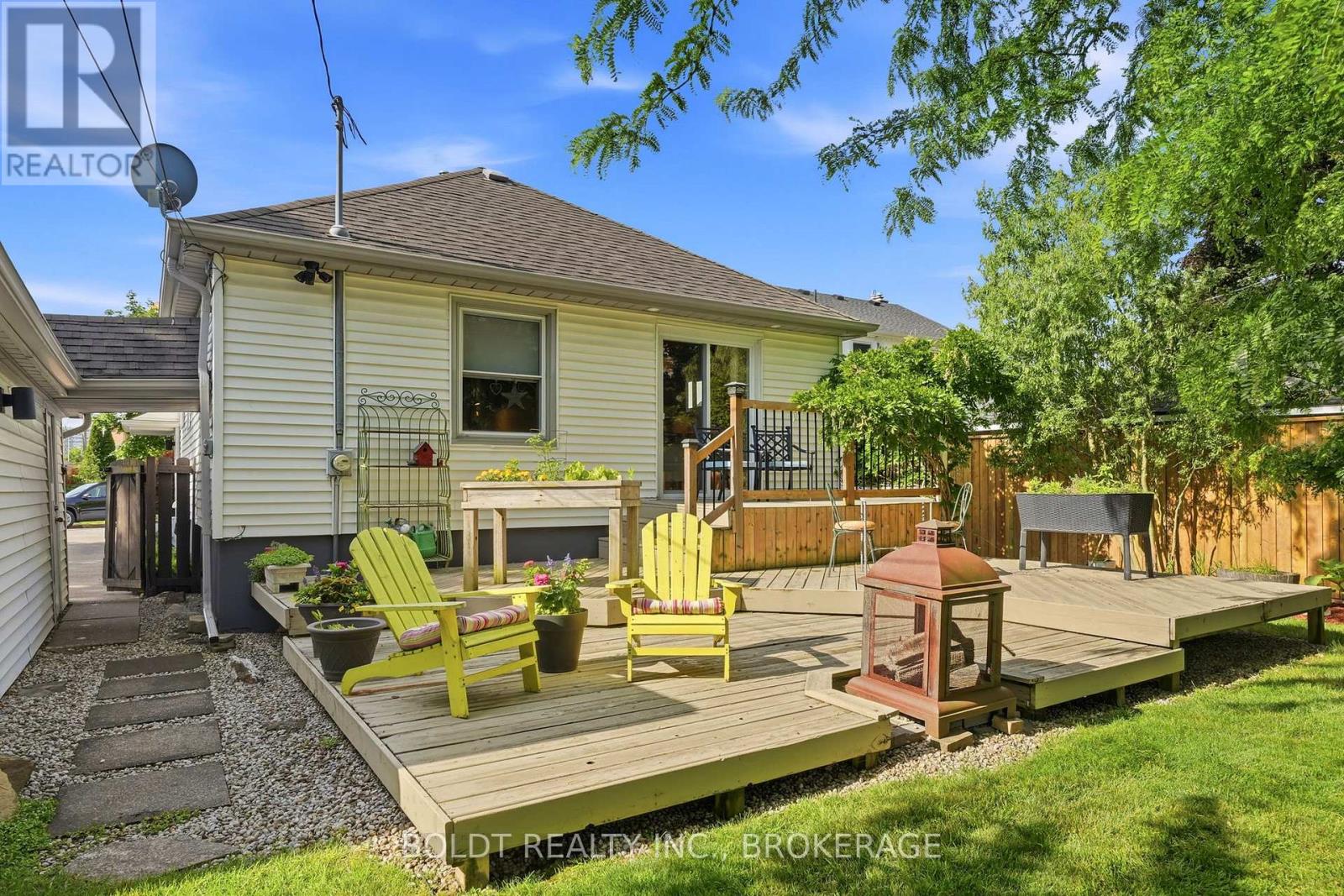 9 WOODGATE AVENUE - 27