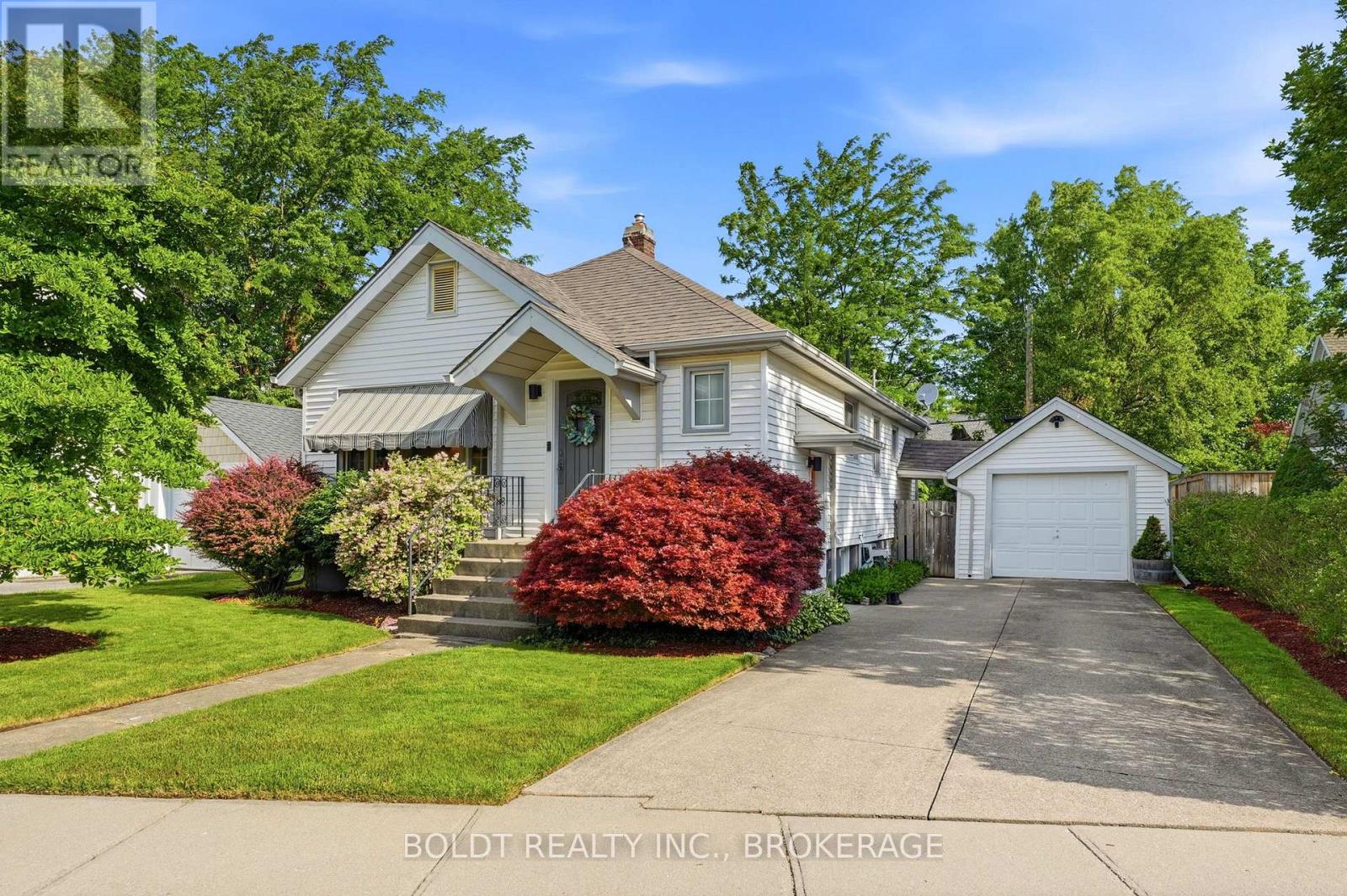 9 WOODGATE AVENUE - 3