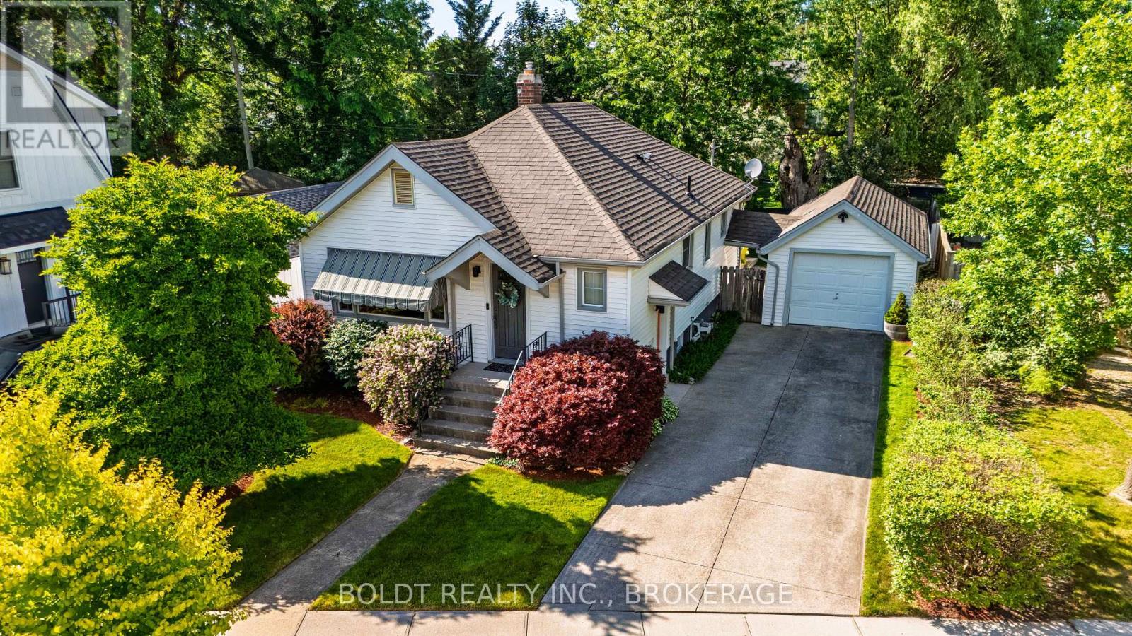 9 WOODGATE AVENUE - 34
