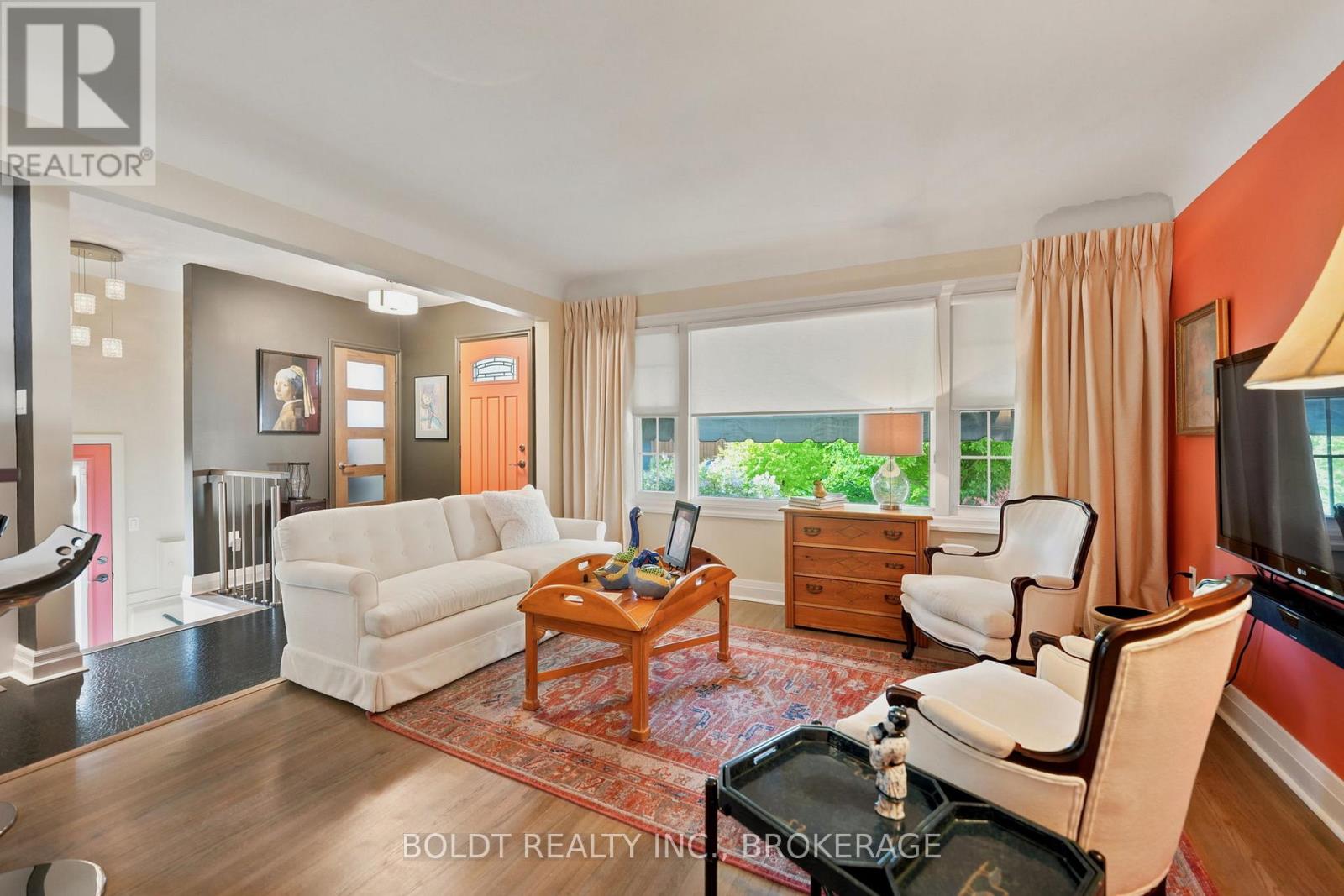 9 WOODGATE AVENUE - 6