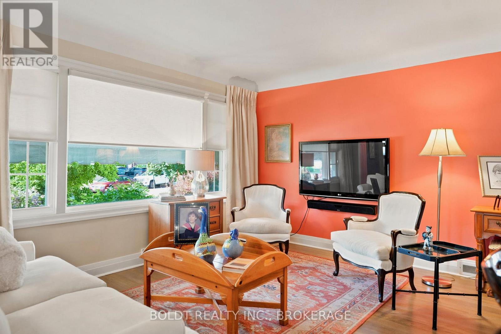 9 WOODGATE AVENUE - 7