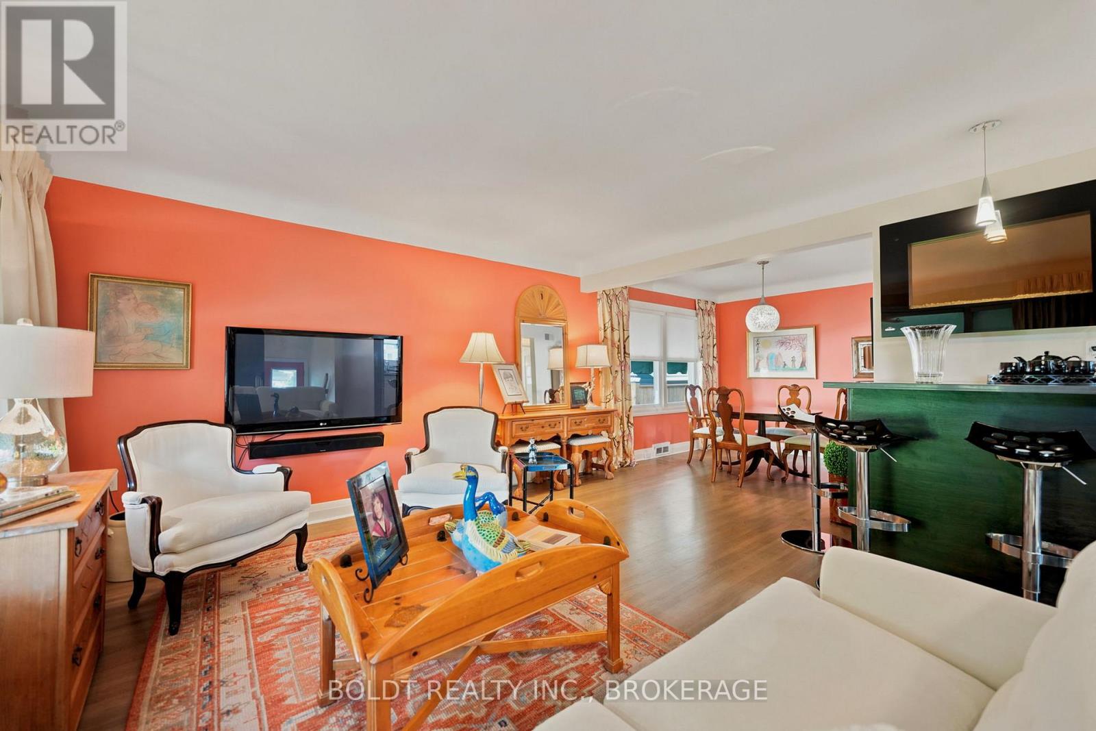 9 WOODGATE AVENUE - 8