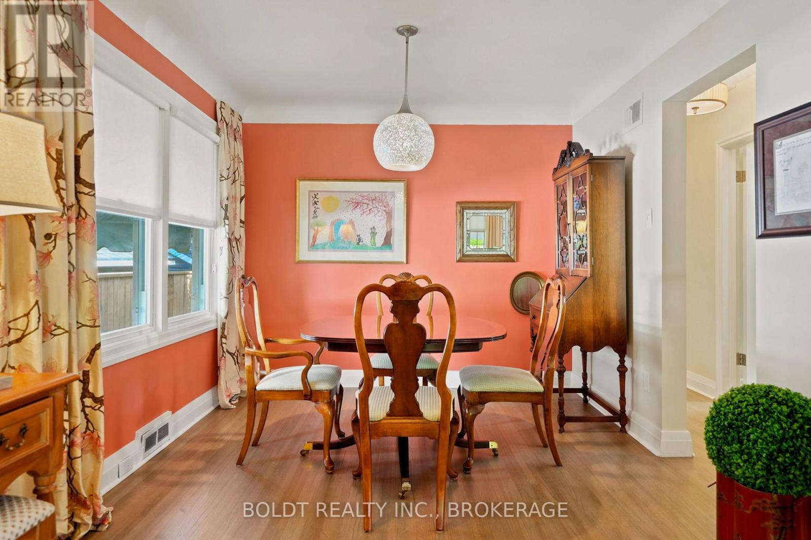 9 WOODGATE AVENUE - 9