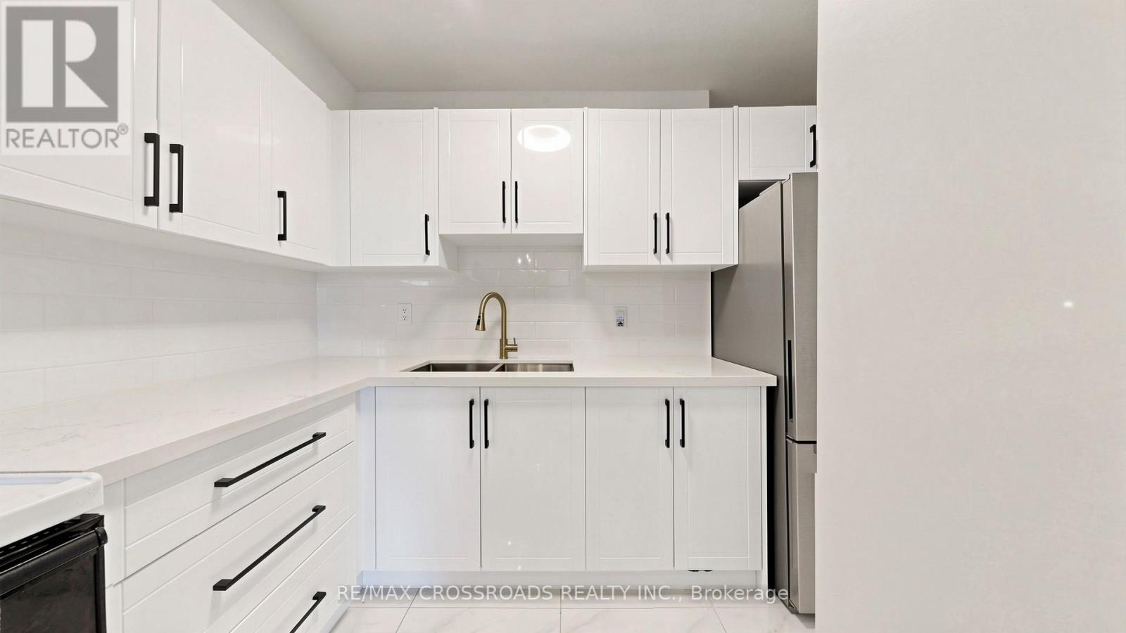#411 15 TORRANCE ROAD - 14