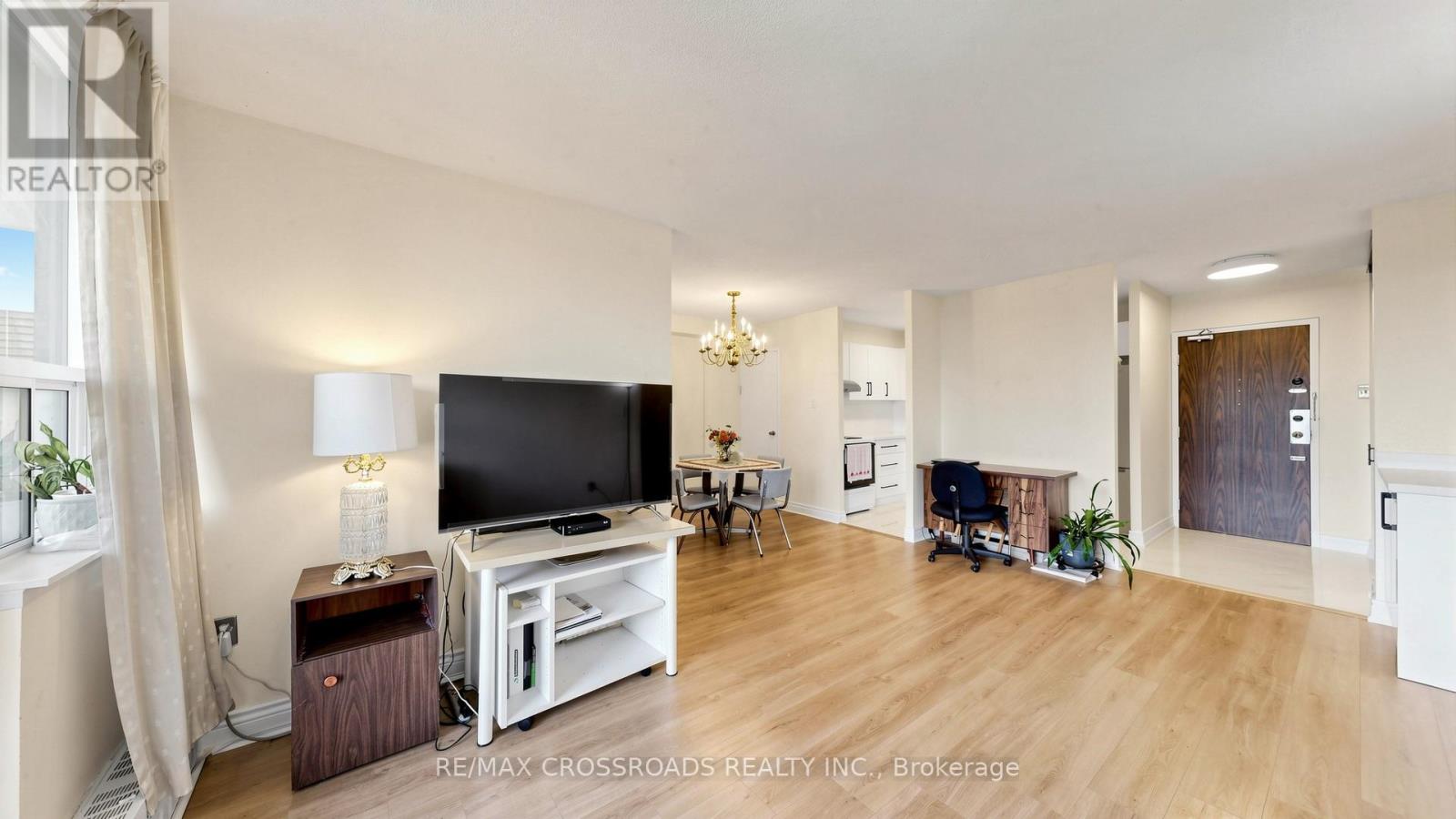 #411 15 TORRANCE ROAD - 9