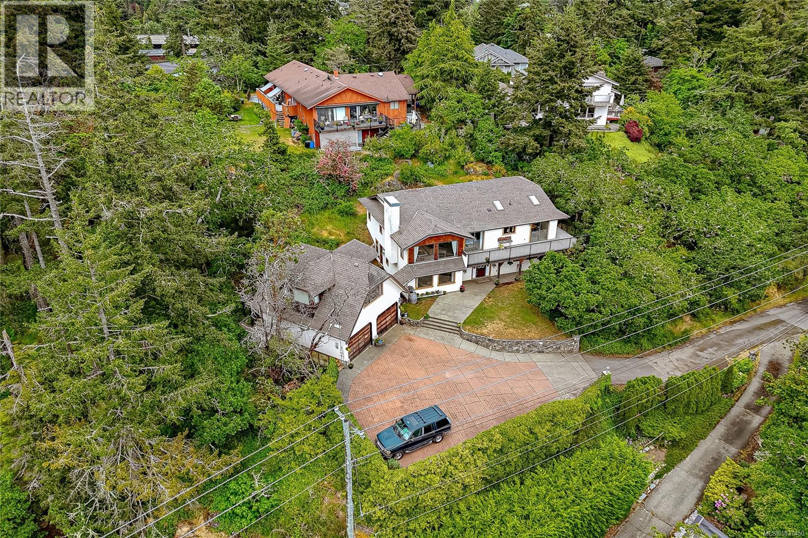 5 Highbank Rd, View Royal — photo 3