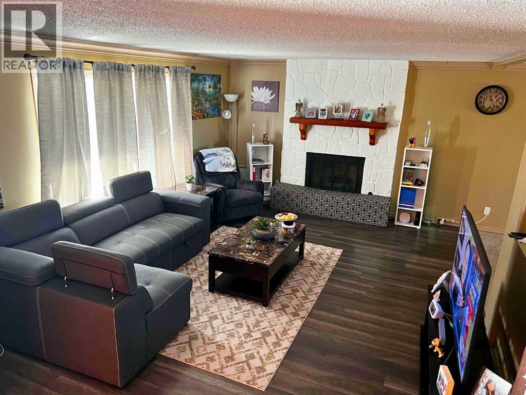 5404 46 Street - 5
