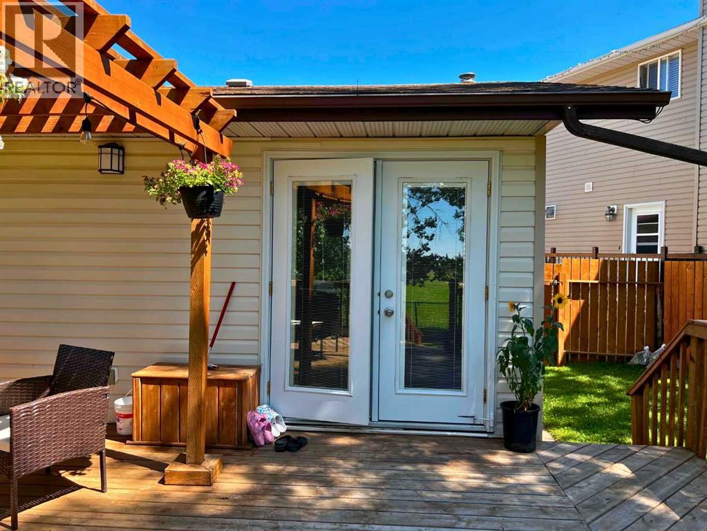 5404 46 Street - 30