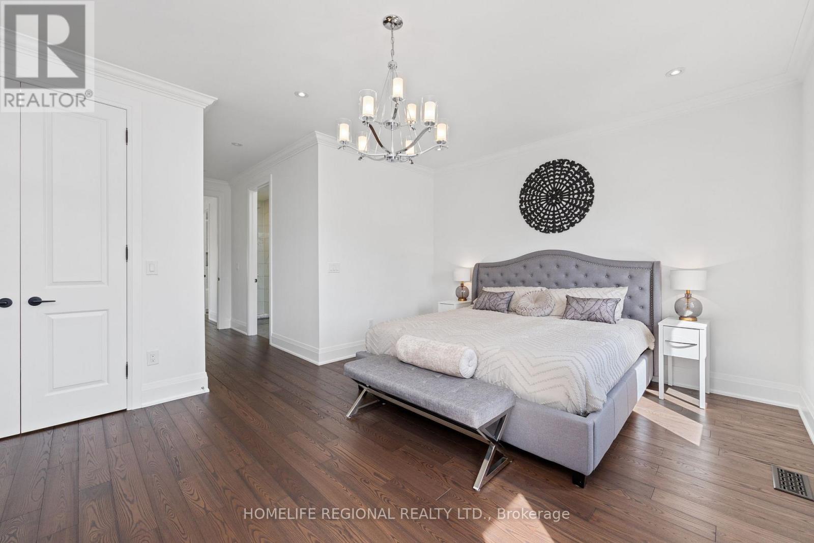 313 ROBINA AVENUE - 18