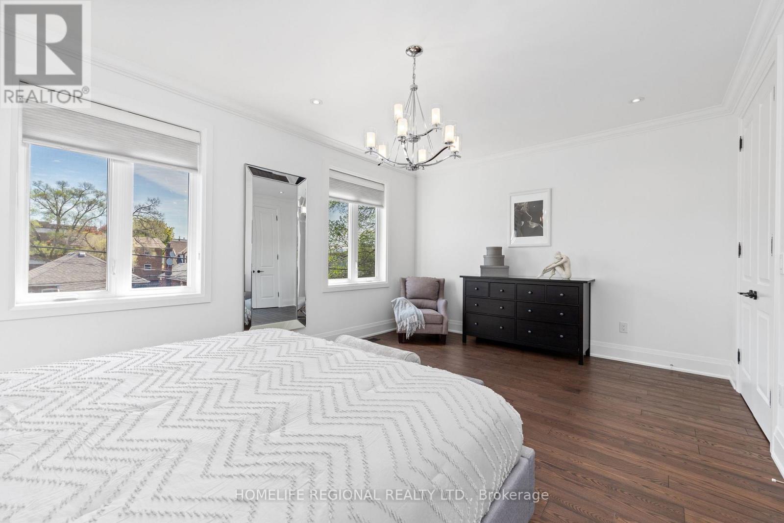 313 ROBINA AVENUE - 19