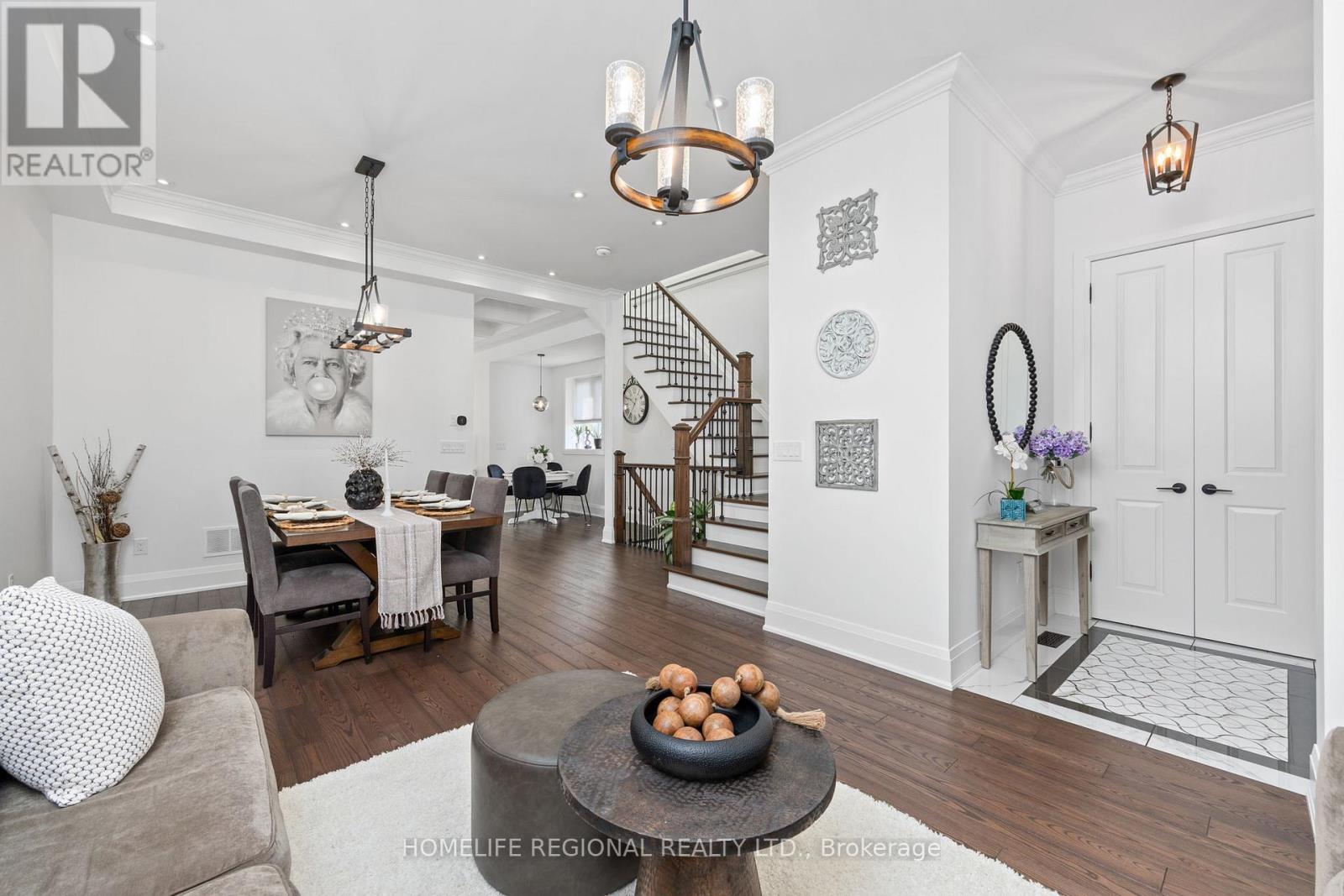 313 ROBINA AVENUE - 2