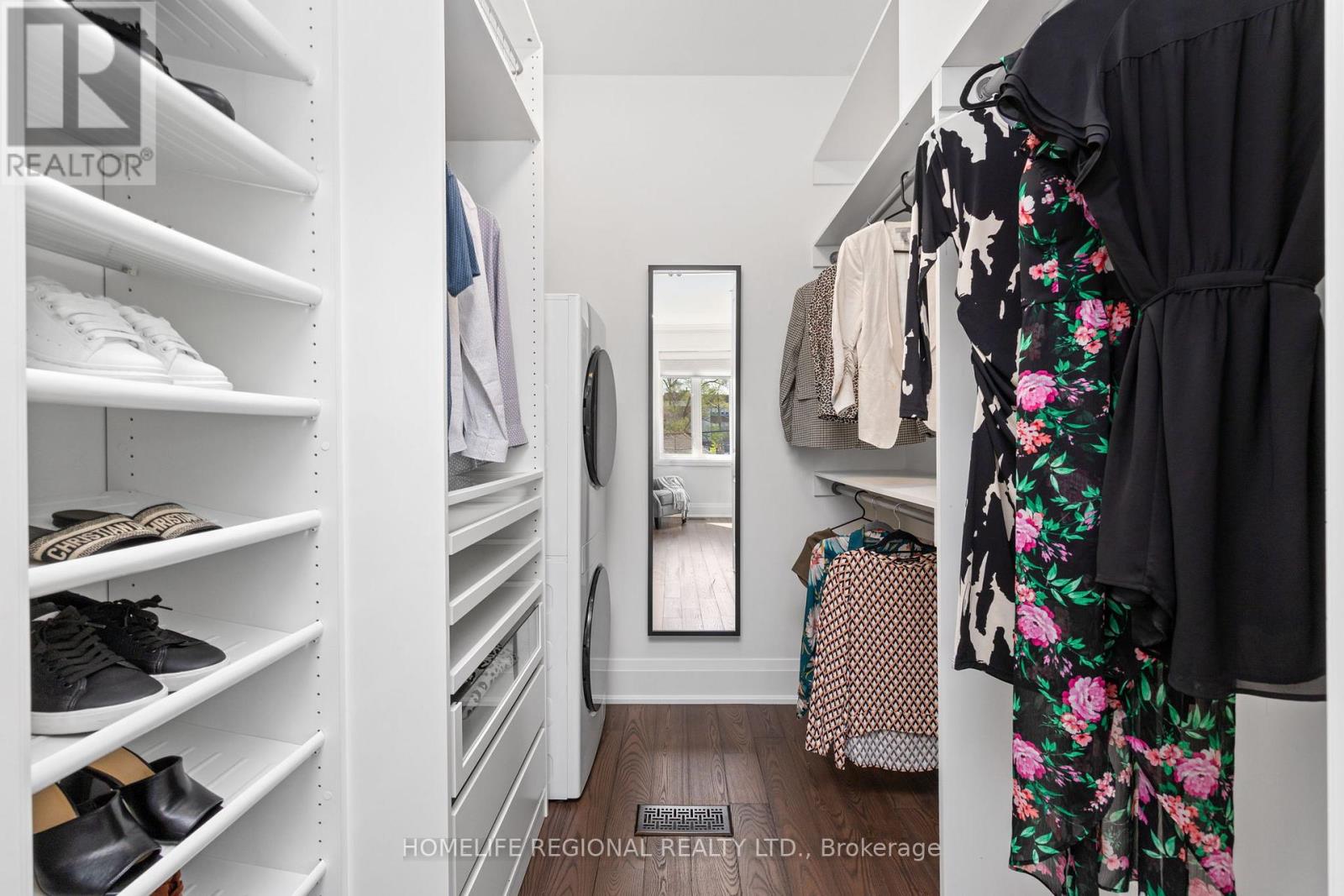 313 ROBINA AVENUE - 20