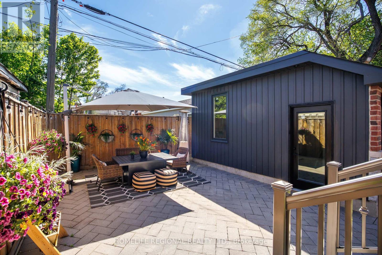 313 ROBINA AVENUE - 40