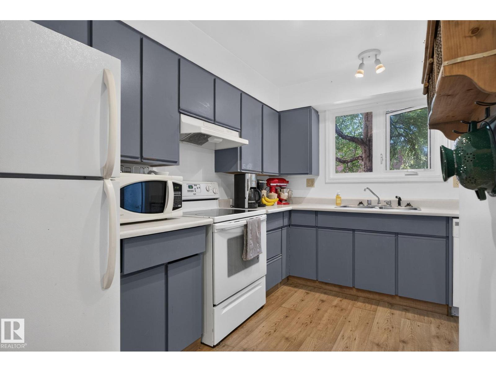 #10 1904 48 ST NW - 11
