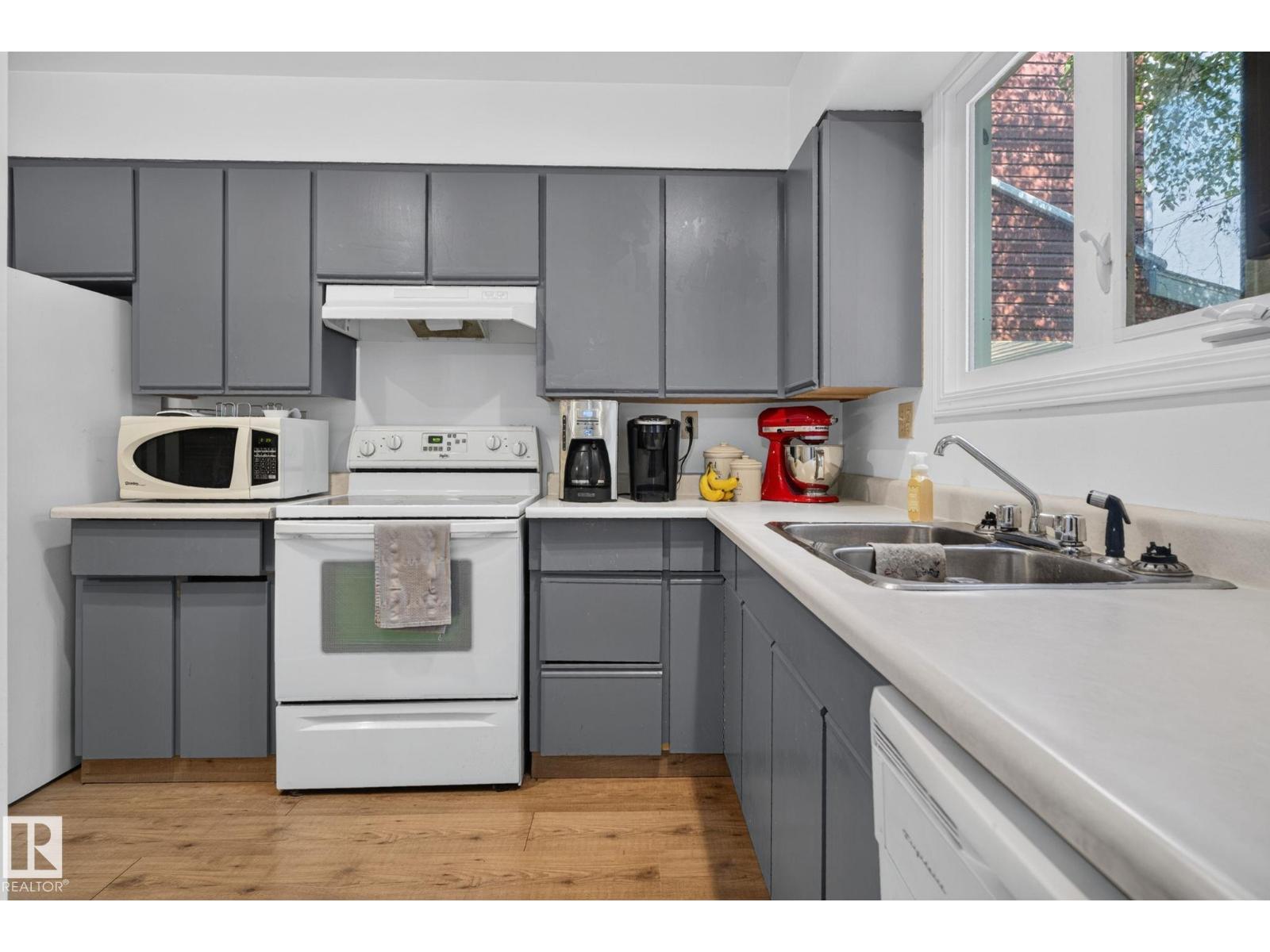 #10 1904 48 ST NW - 13