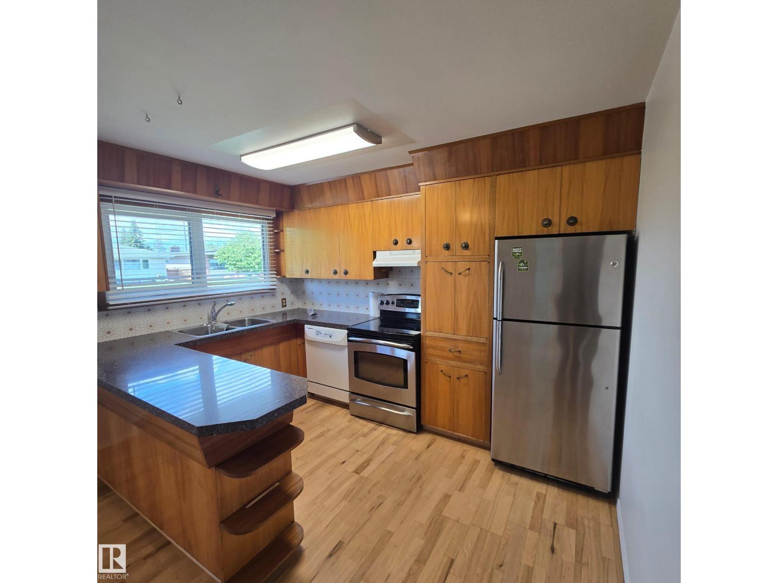 13007 79 Street NW - Photo 6