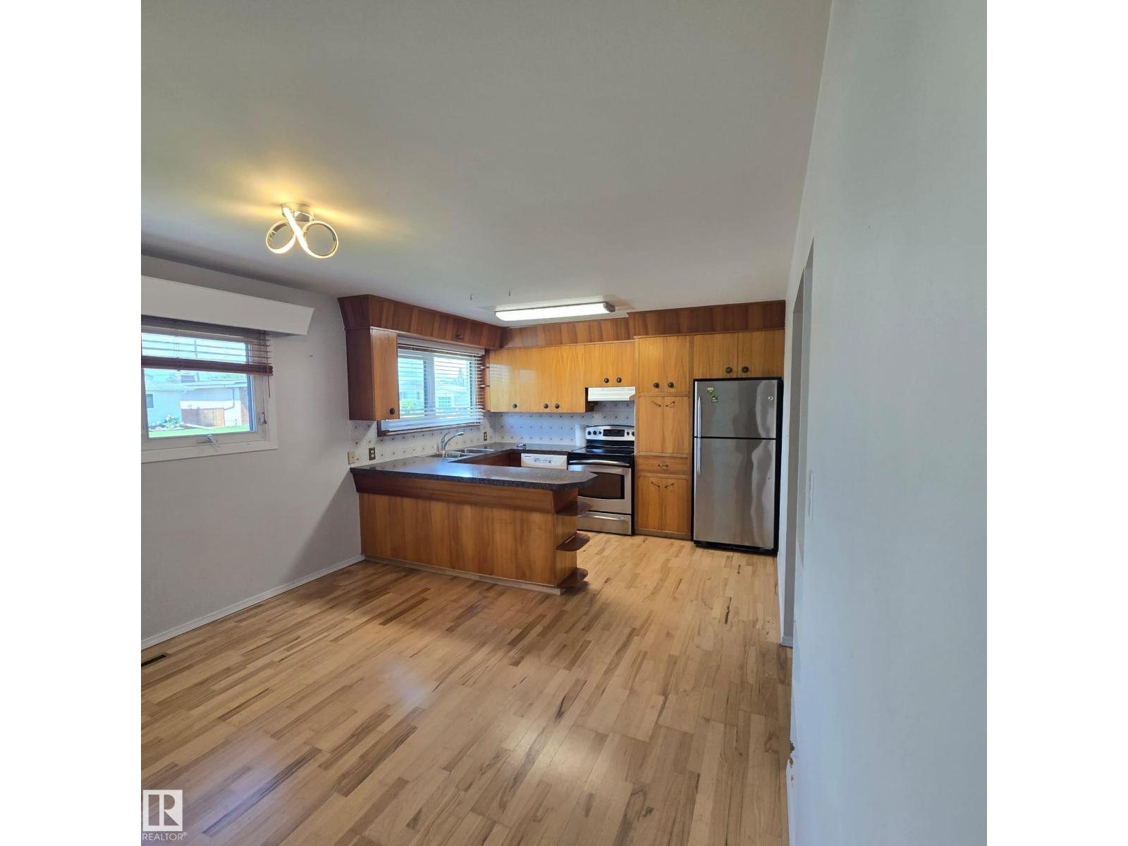 13007 79 Street NW - Photo 7