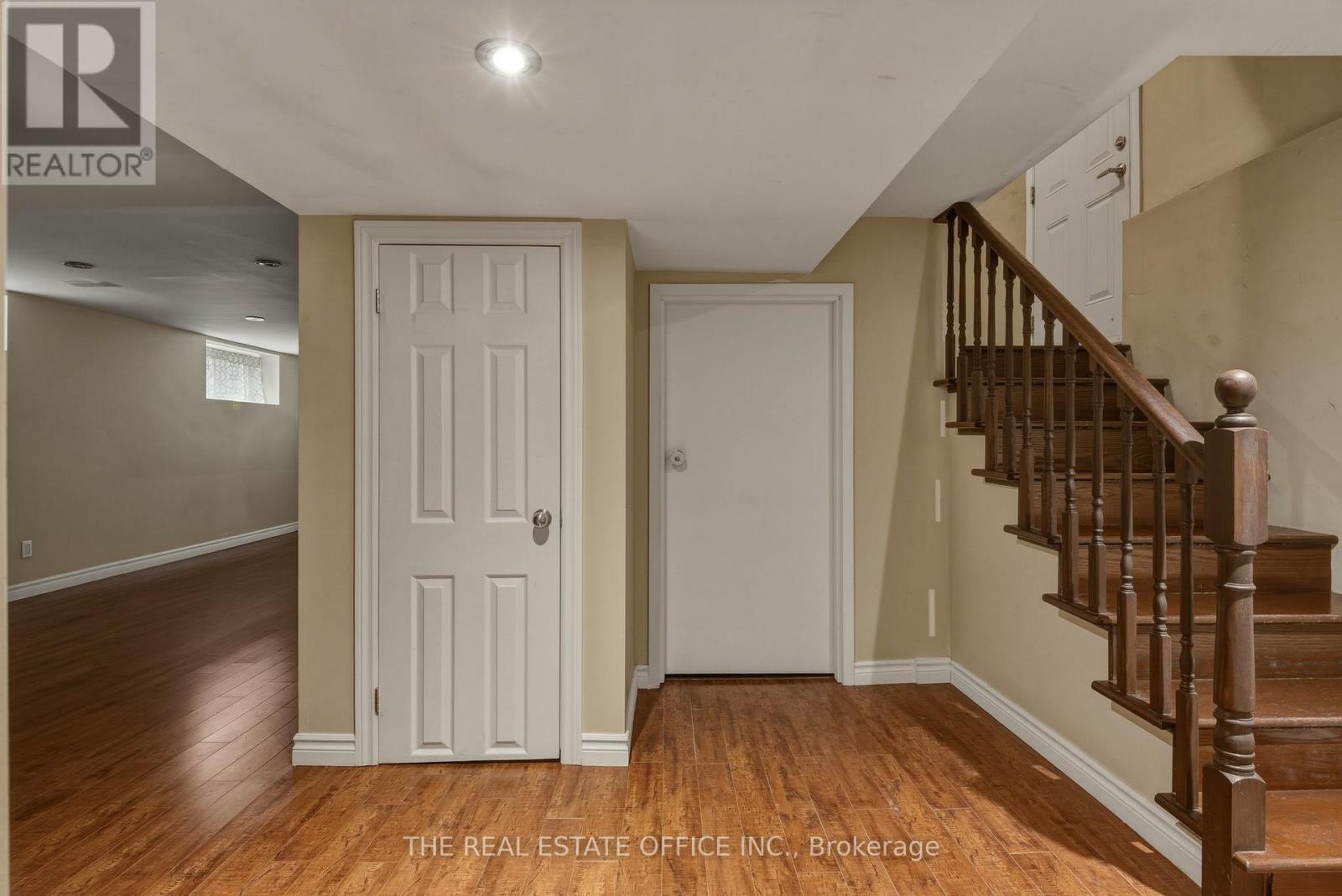 51 GILROY DRIVE - 31