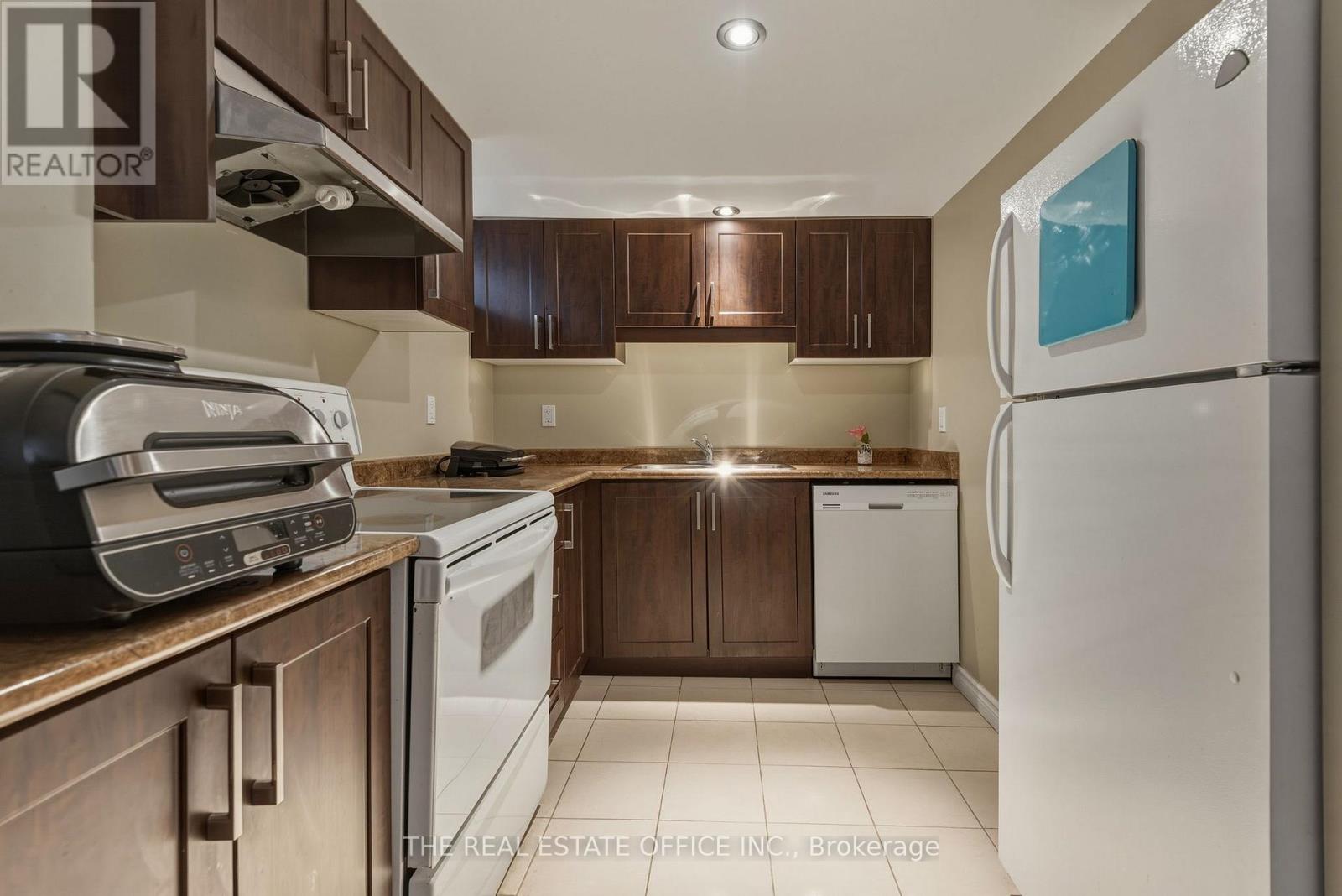51 GILROY DRIVE - 34
