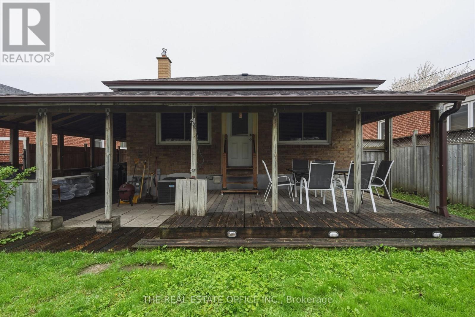 51 GILROY DRIVE - 44