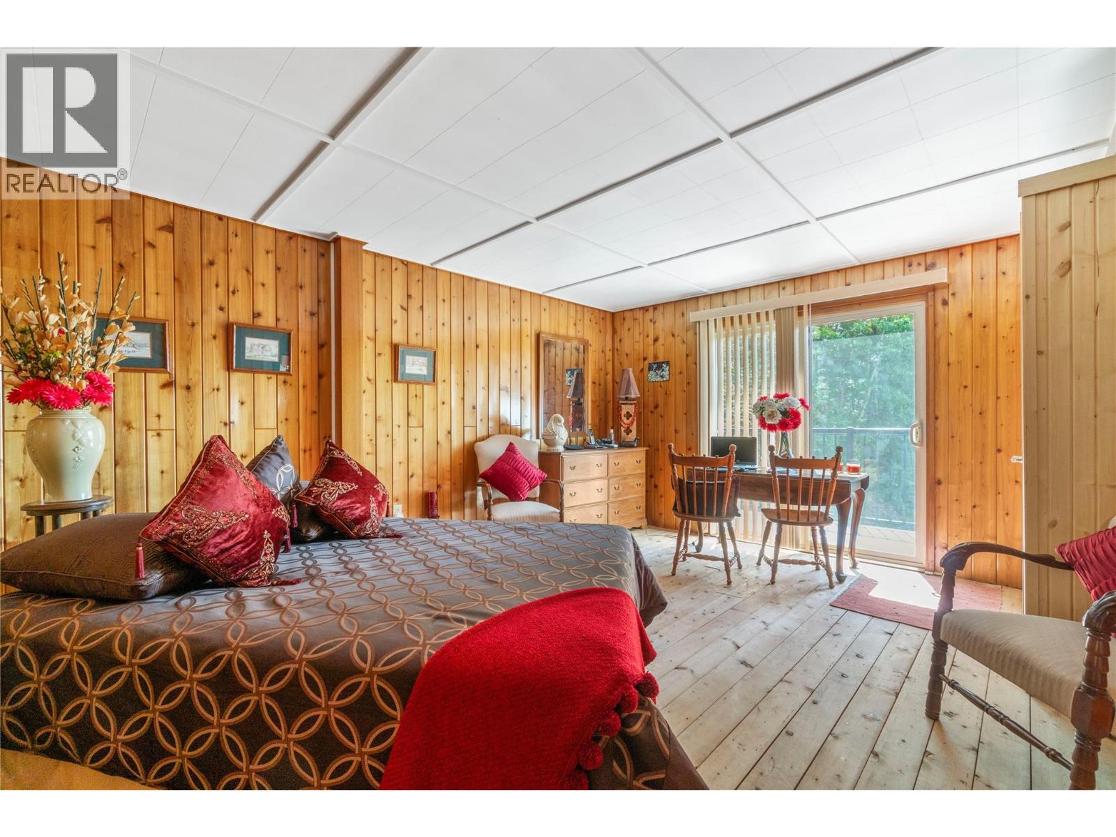 1372 Seymour River Road - 22