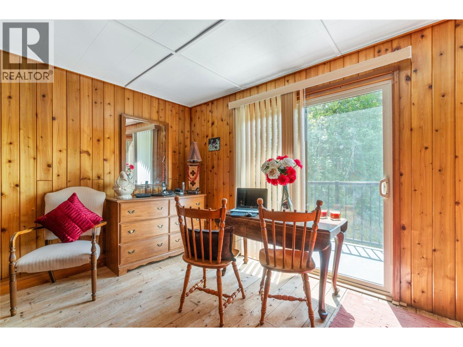 1372 Seymour River Road - 23
