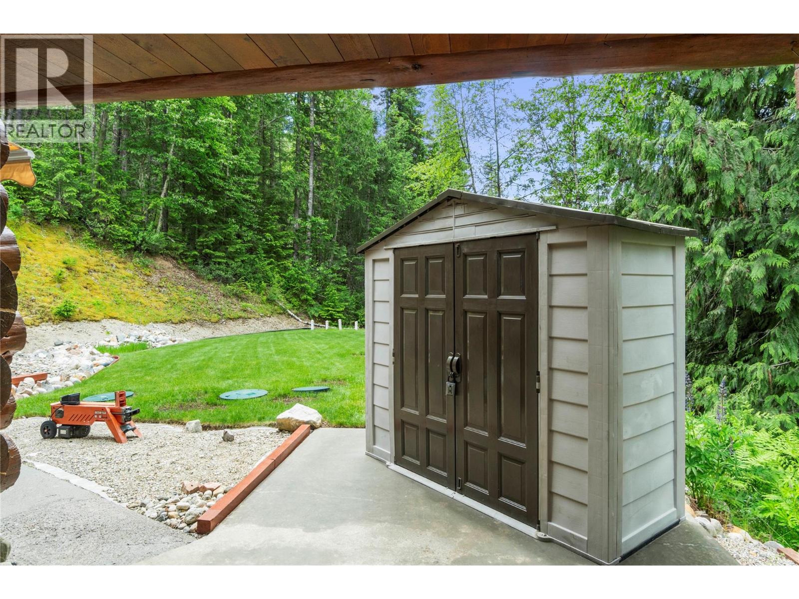 1372 Seymour River Road - 39