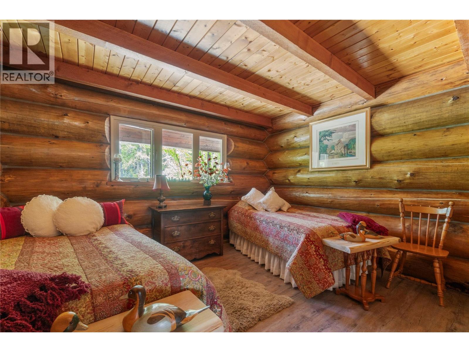 1372 Seymour River Road - 28
