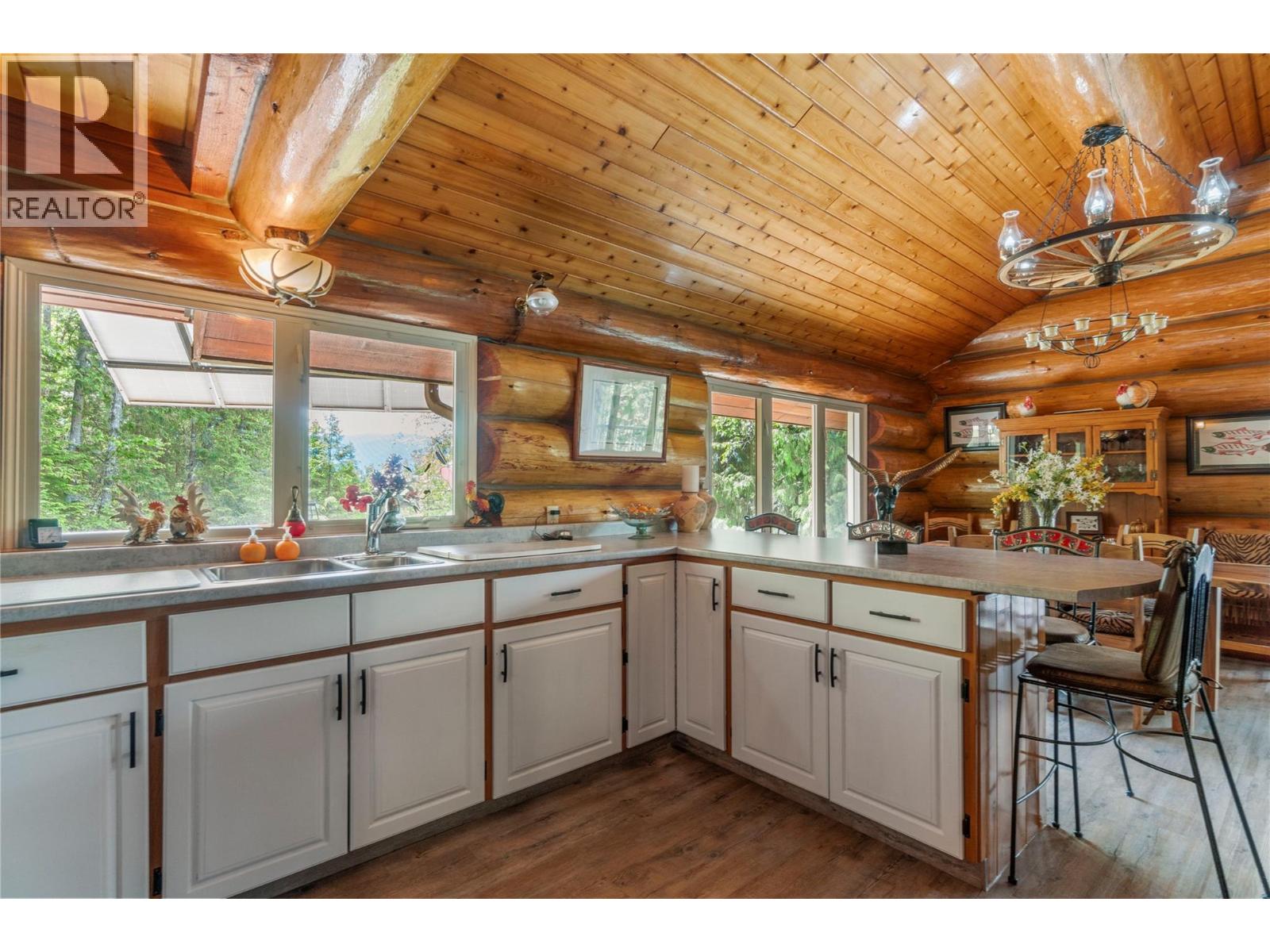 1372 Seymour River Road - 12
