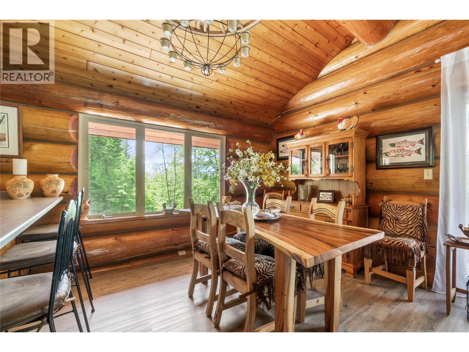 1372 Seymour River Road - 13