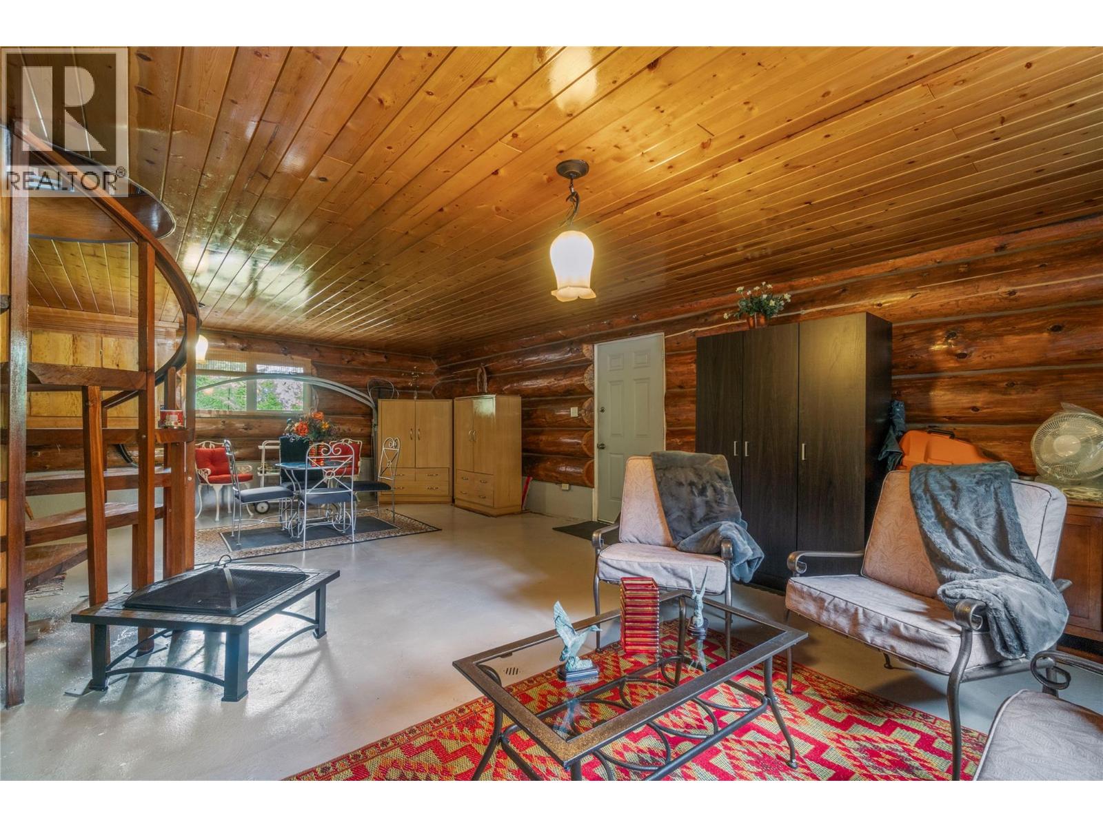 1372 Seymour River Road - 36