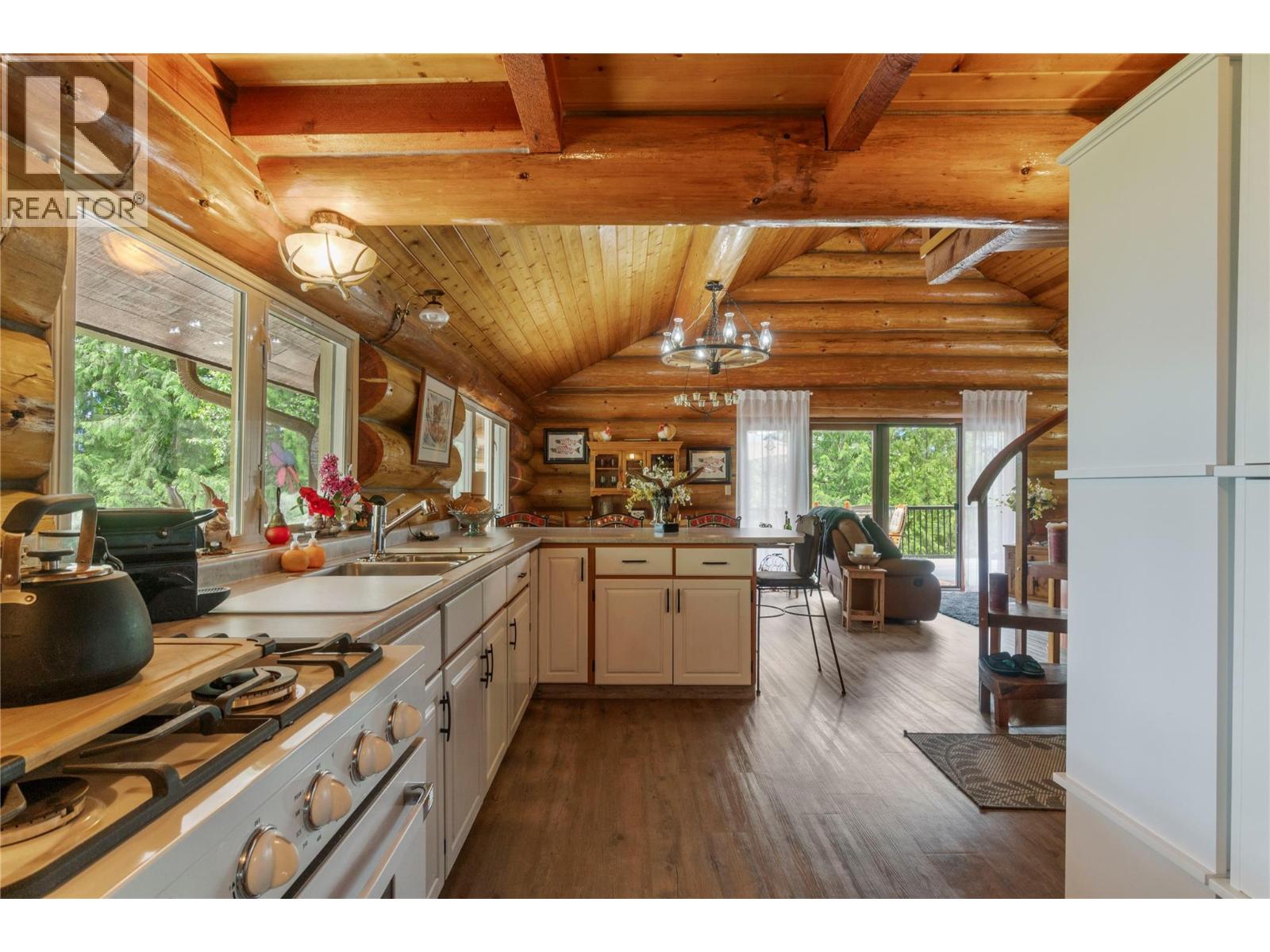 1372 Seymour River Road - 11