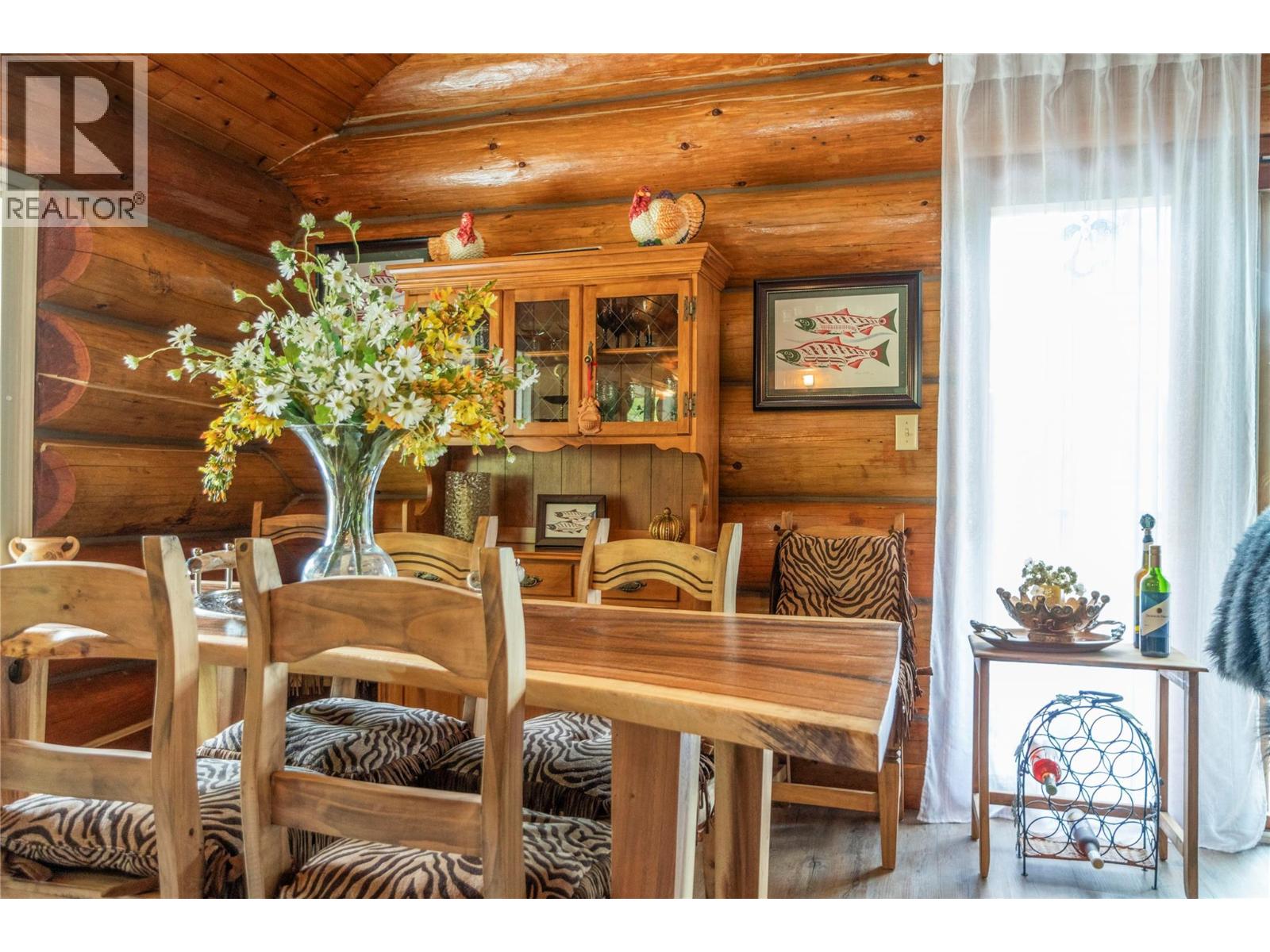 1372 Seymour River Road - 21