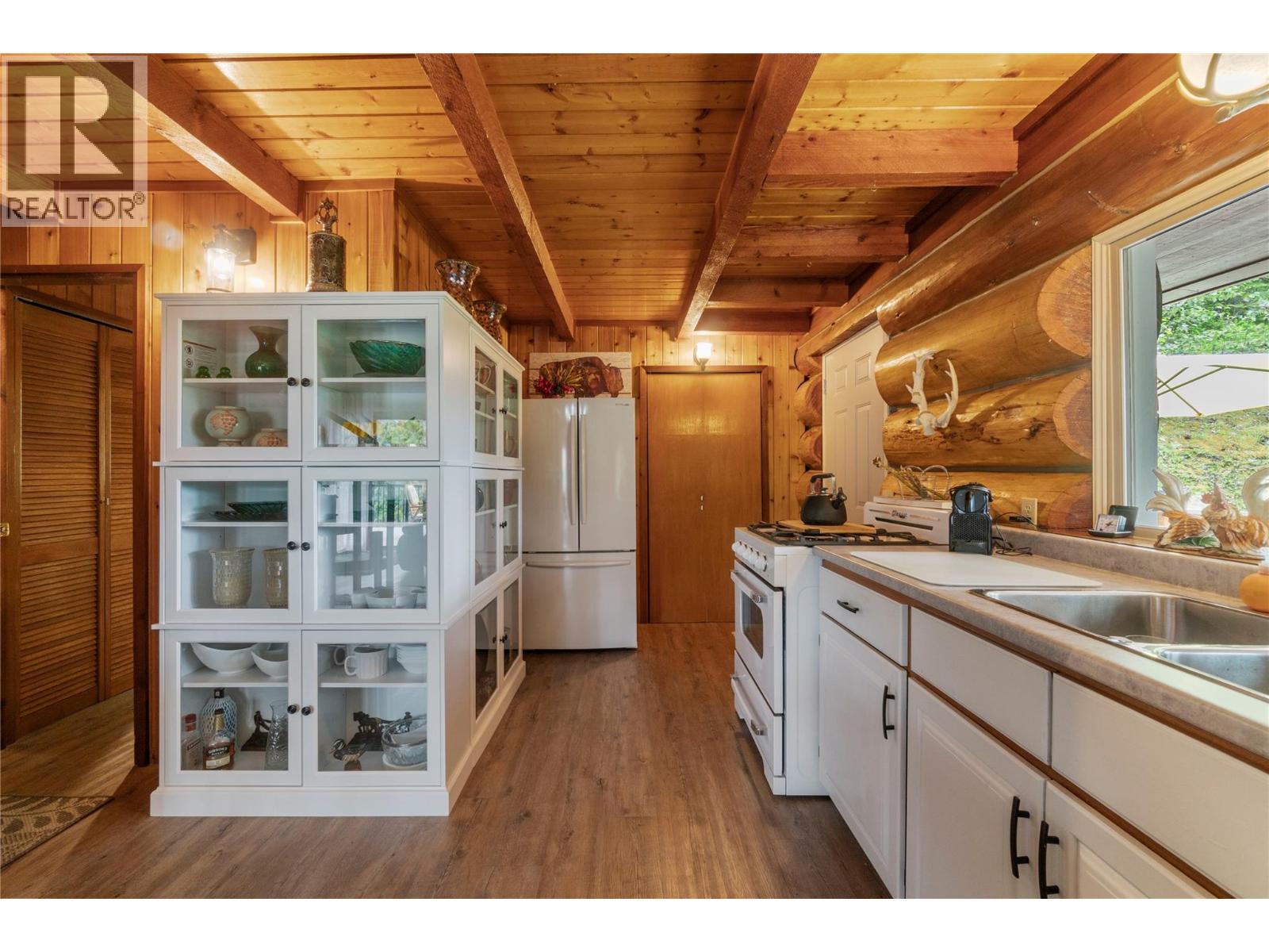 1372 Seymour River Road - 9