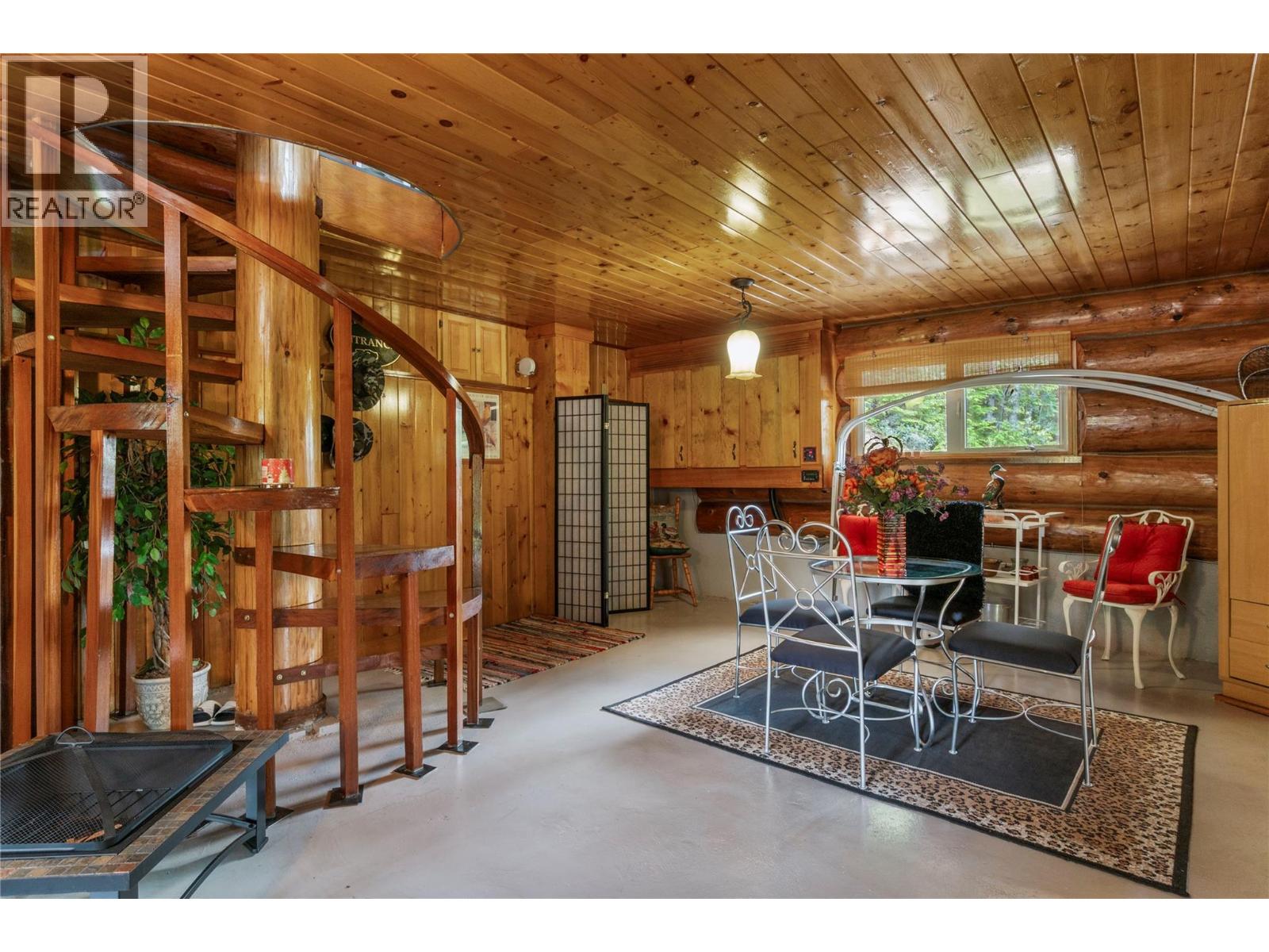 1372 Seymour River Road - 33