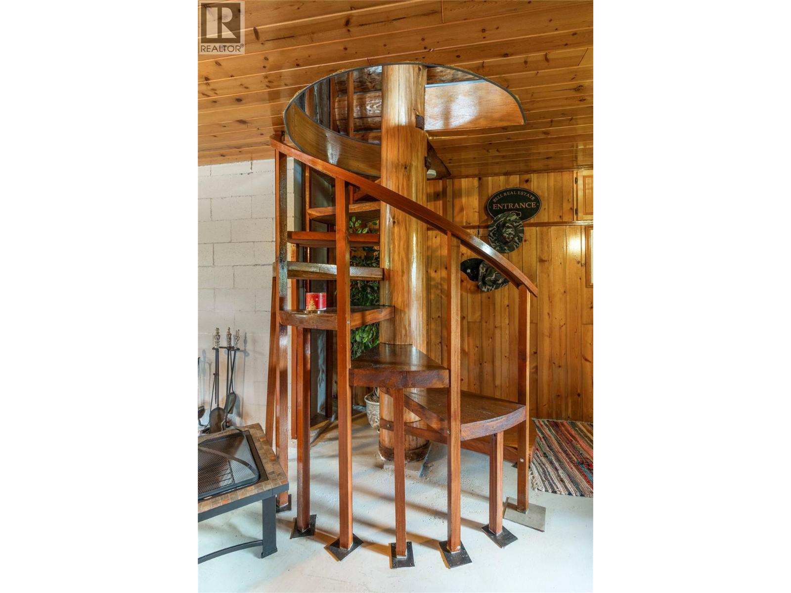1372 Seymour River Road - 35