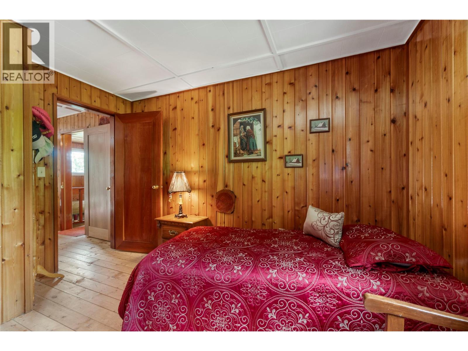 1372 Seymour River Road - 25