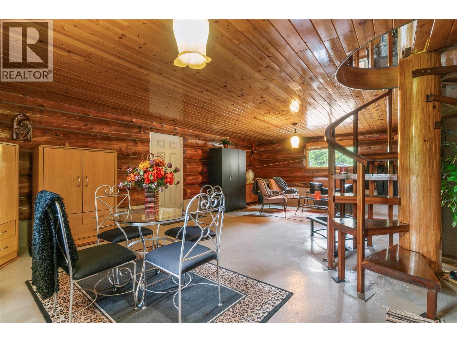 1372 Seymour River Road - 34
