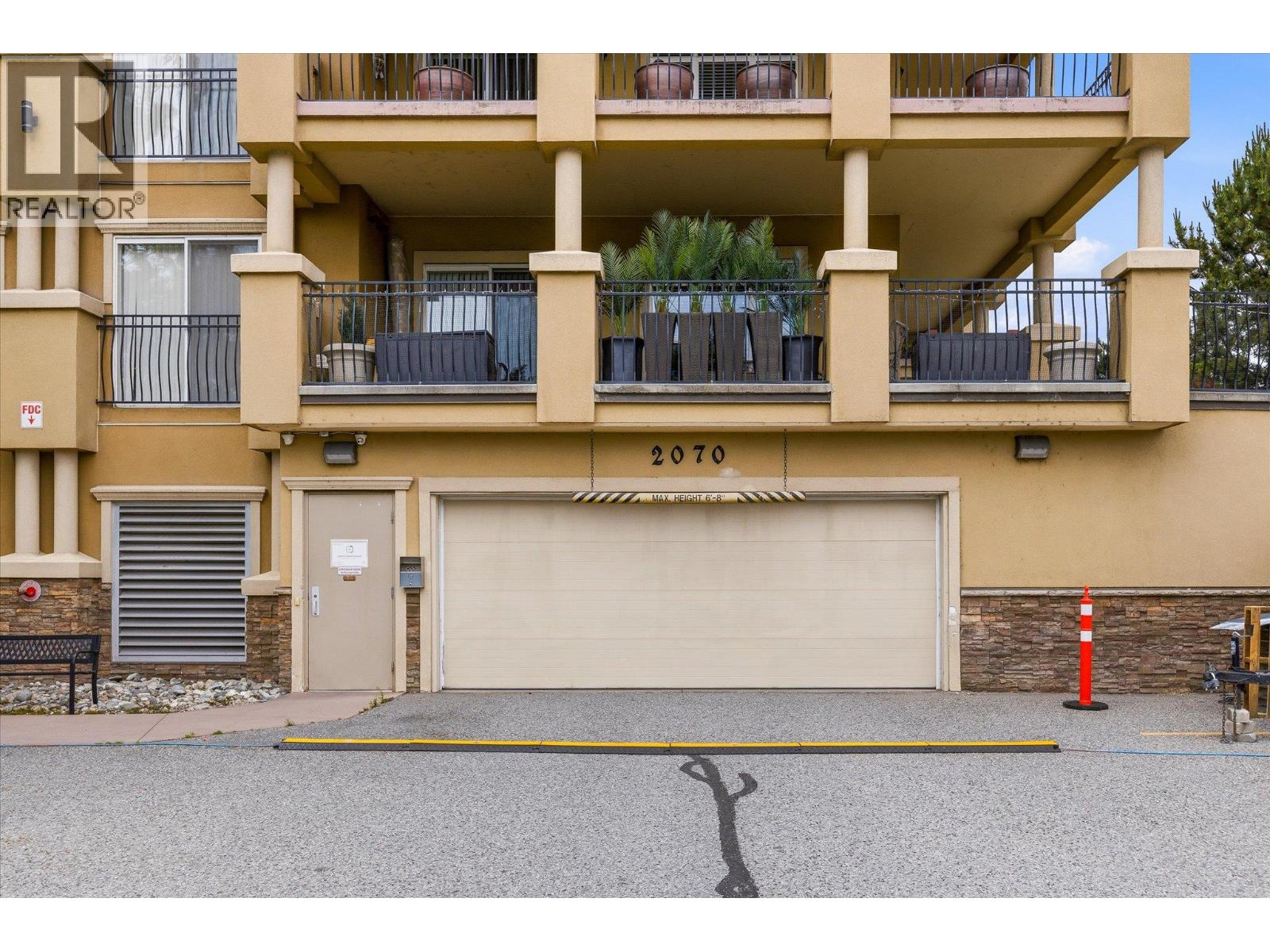 #402 2070 Boucherie Road - 34
