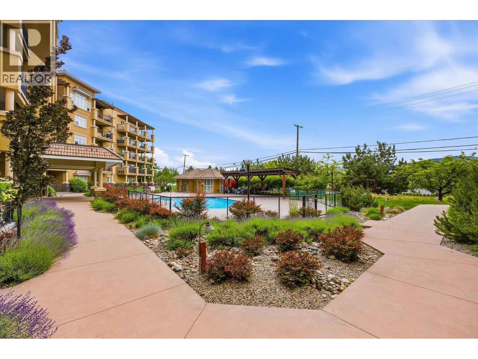 #402 2070 Boucherie Road - 33