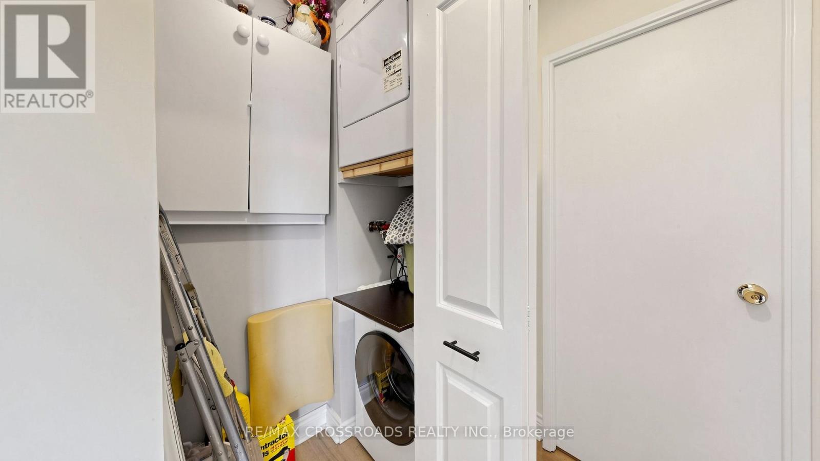#411 15 TORRANCE ROAD - 26