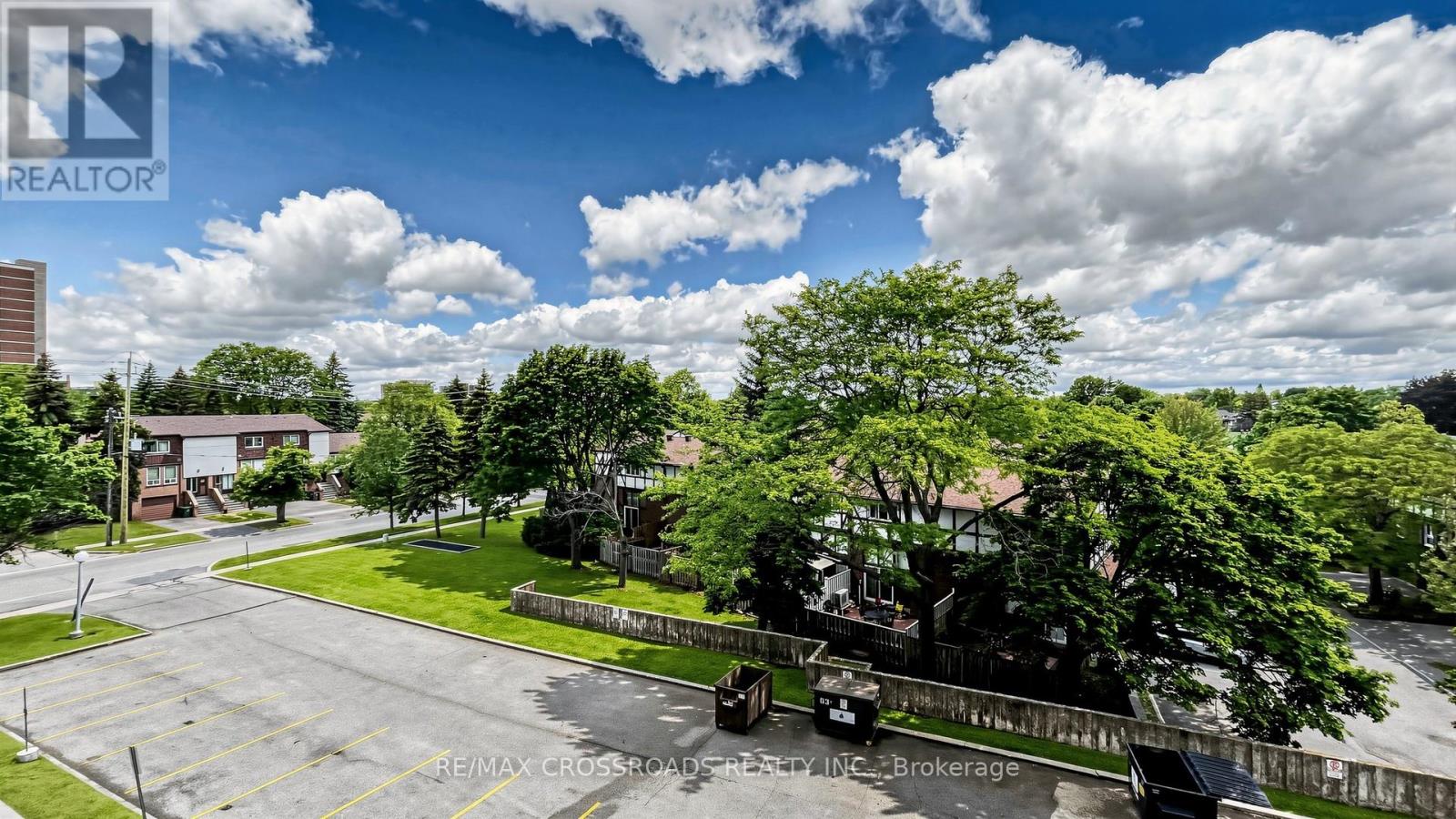#411 15 TORRANCE ROAD - 32