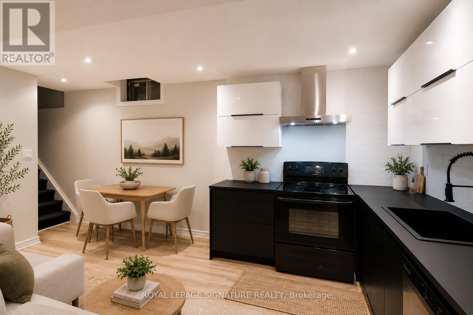 Virtually staged living & dining