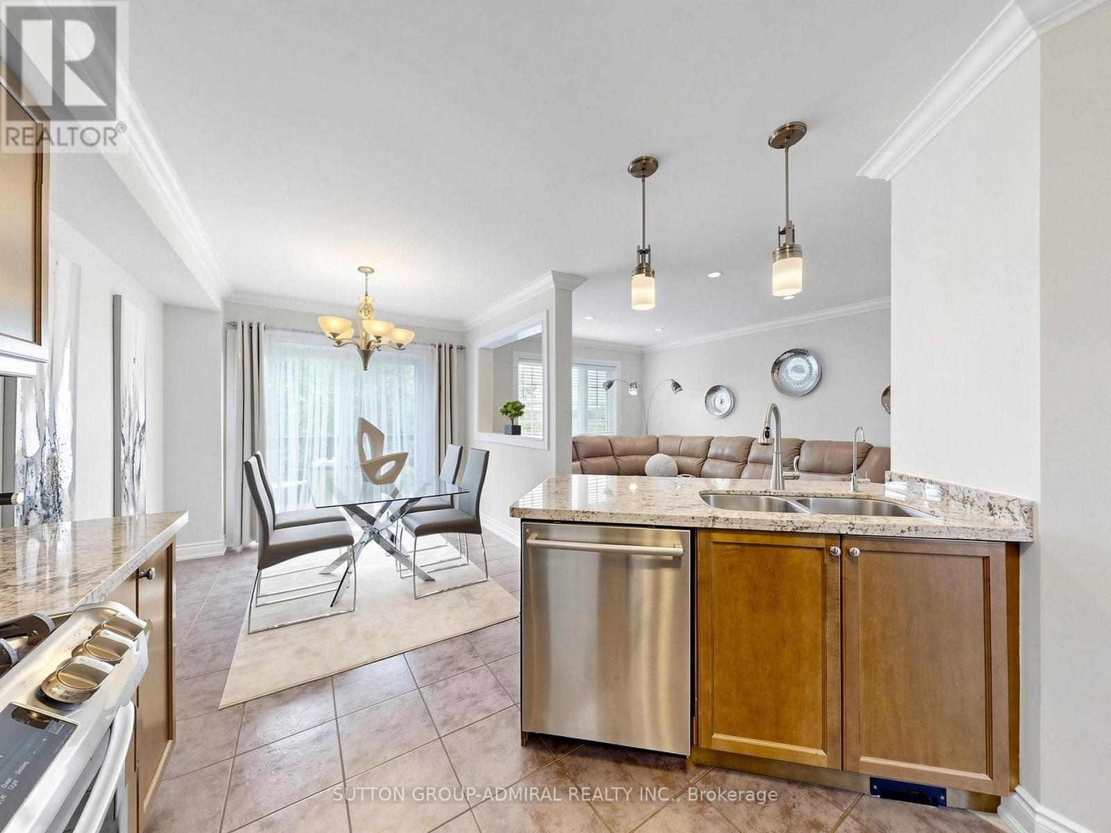 32 BEAVERBROOK CRESCENT - 11