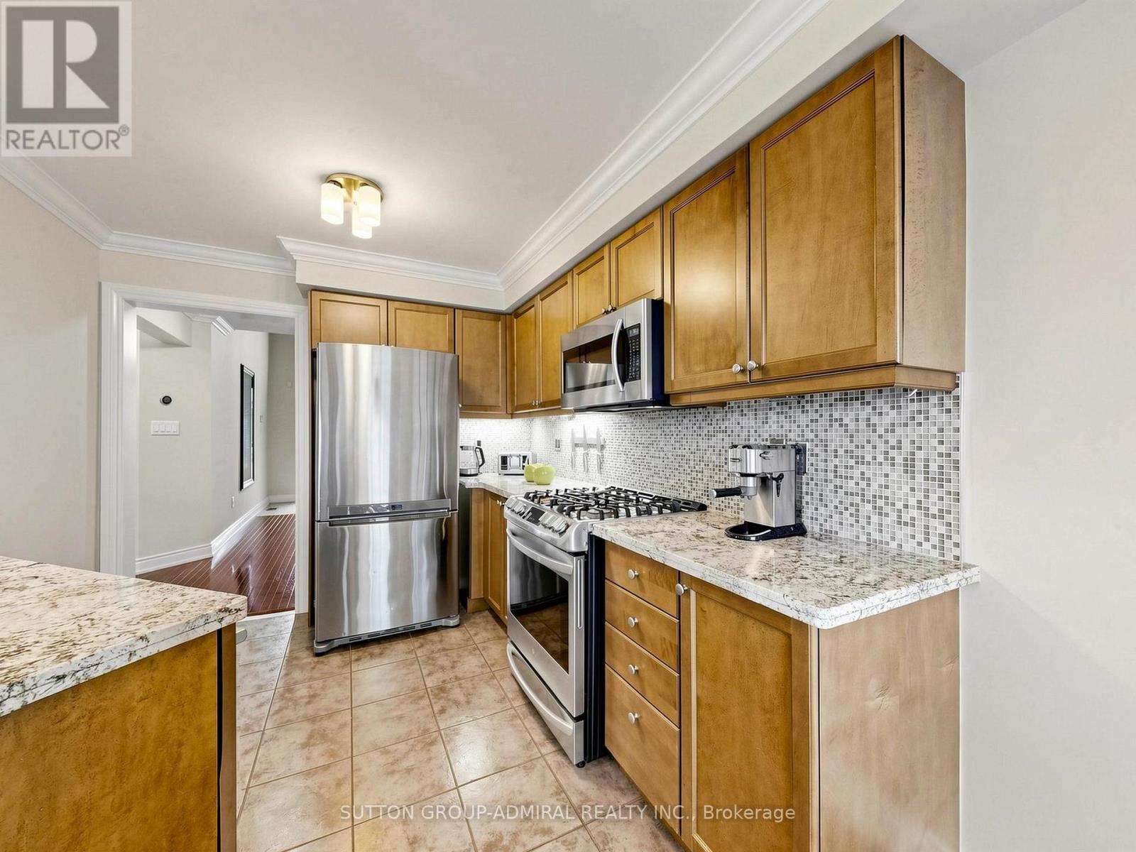 32 BEAVERBROOK CRESCENT - 12