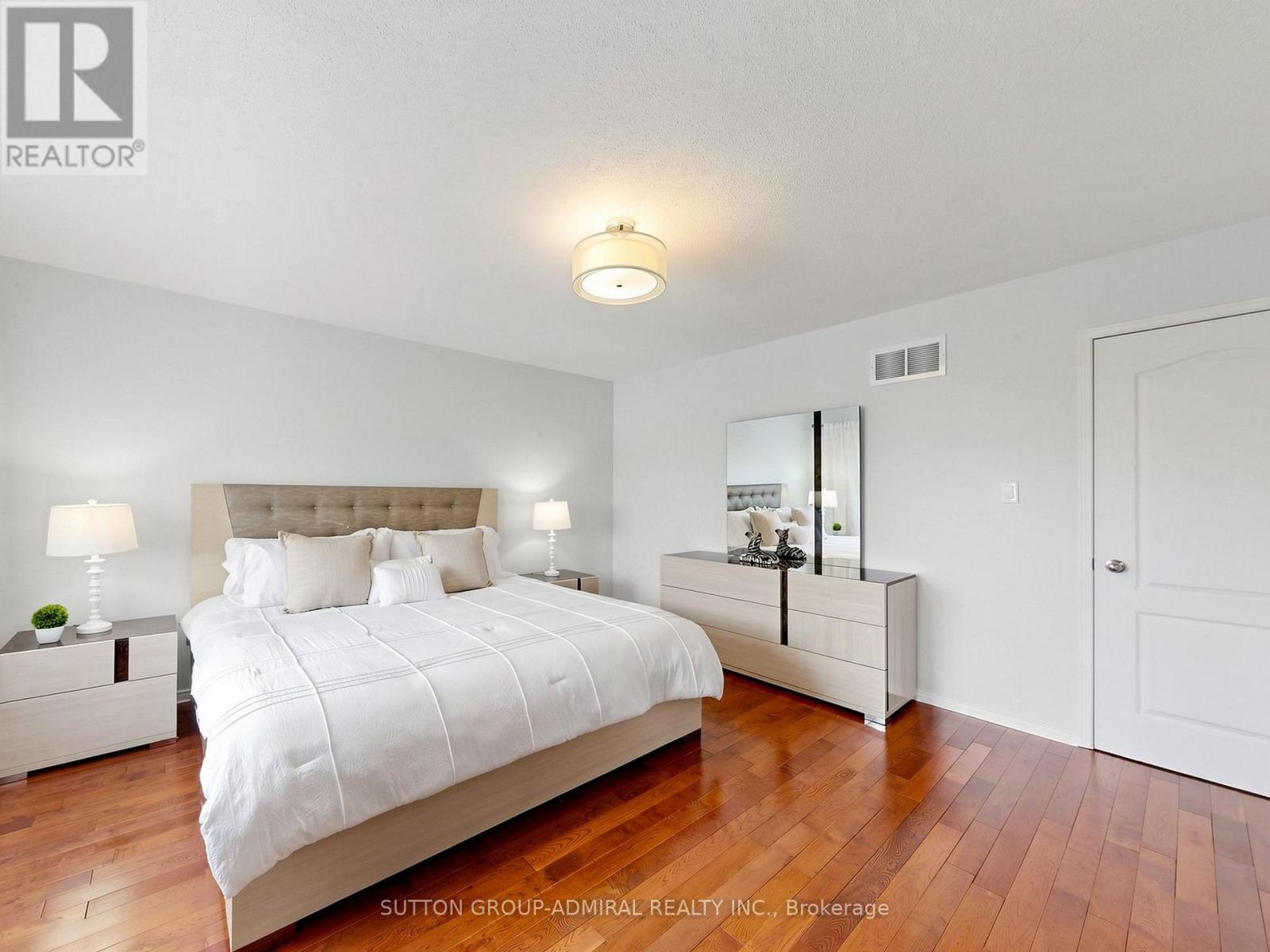 32 BEAVERBROOK CRESCENT - 25