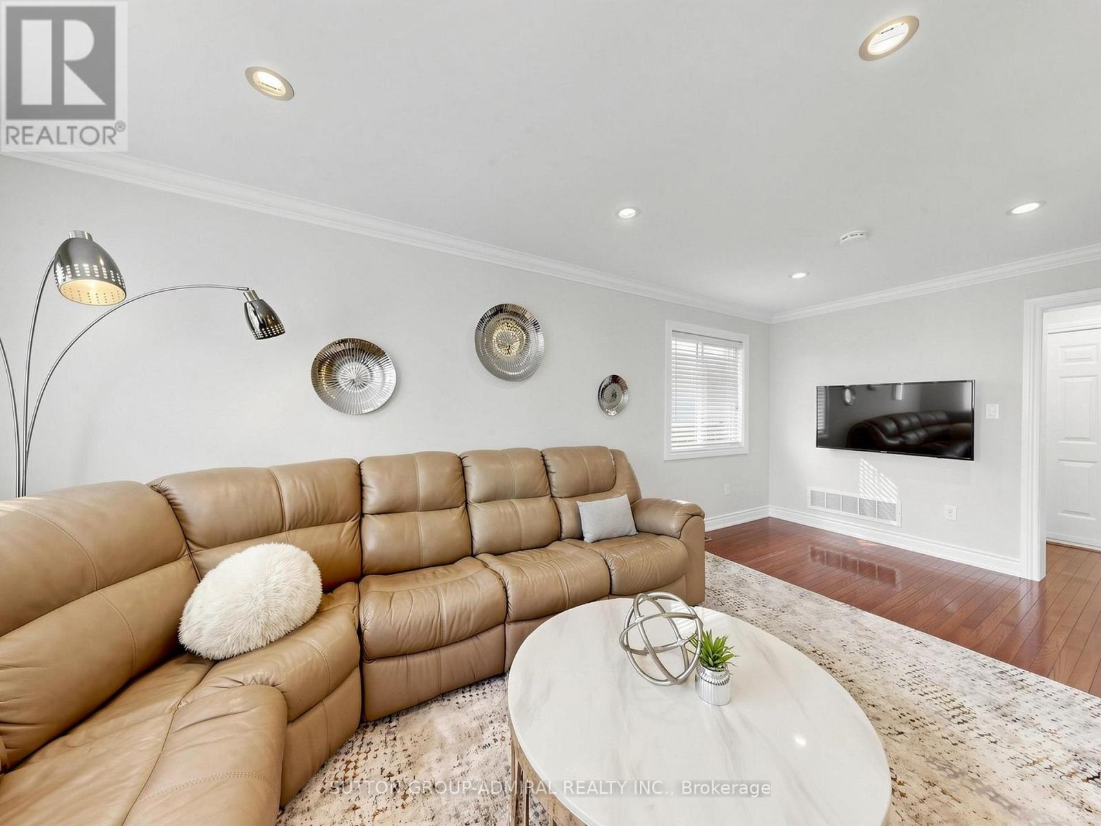 32 BEAVERBROOK CRESCENT - 7