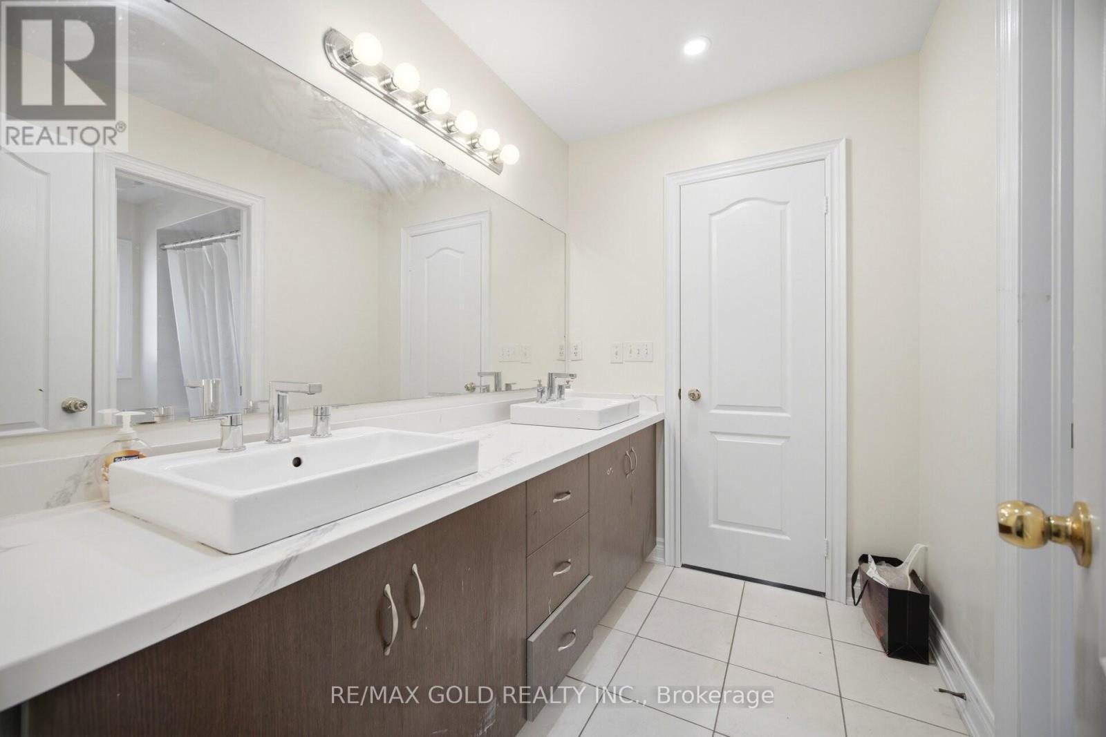 155 BELLCHASE TRAIL - 27
